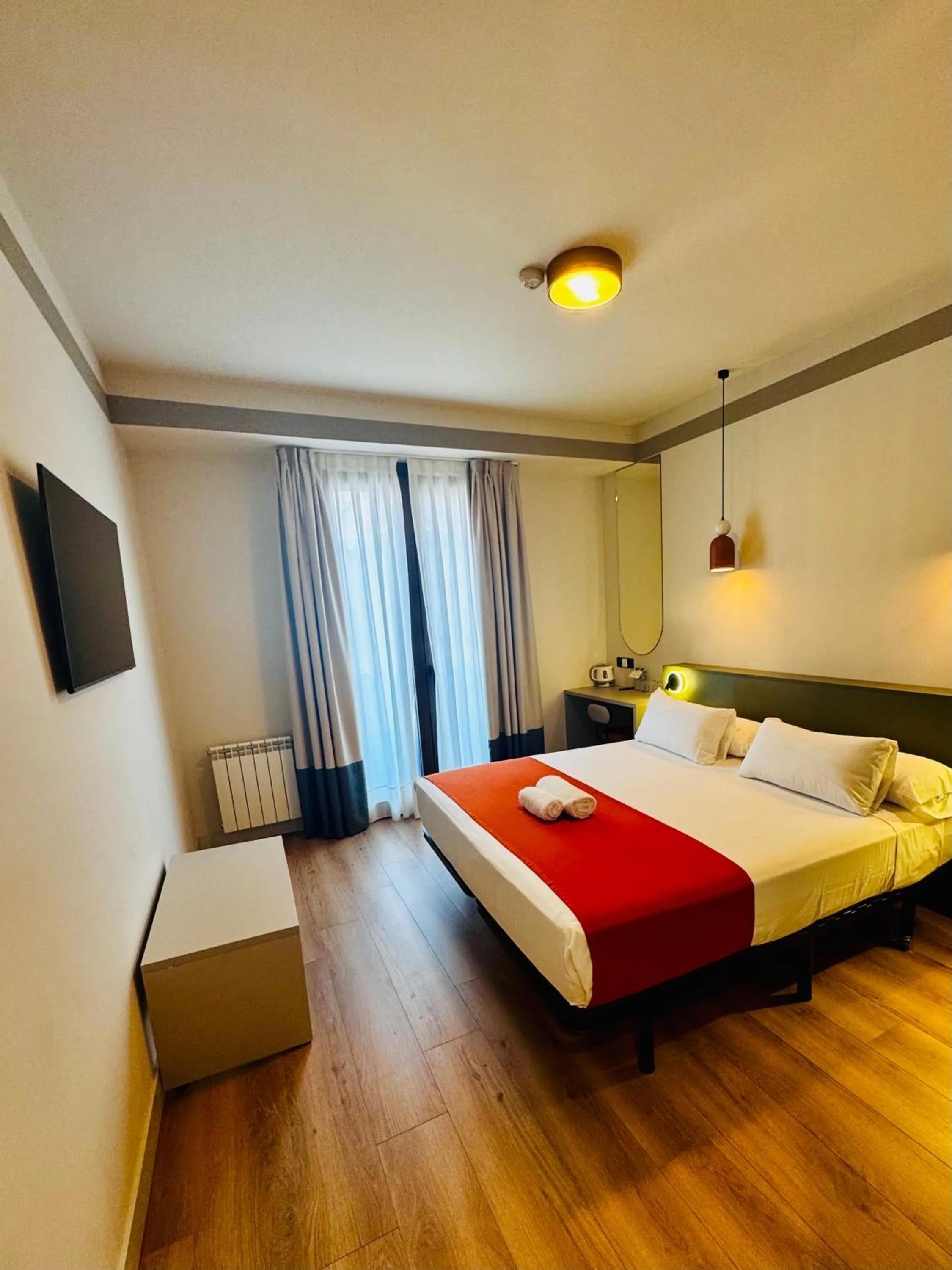 Bed in Hostal Sol Square Madrid