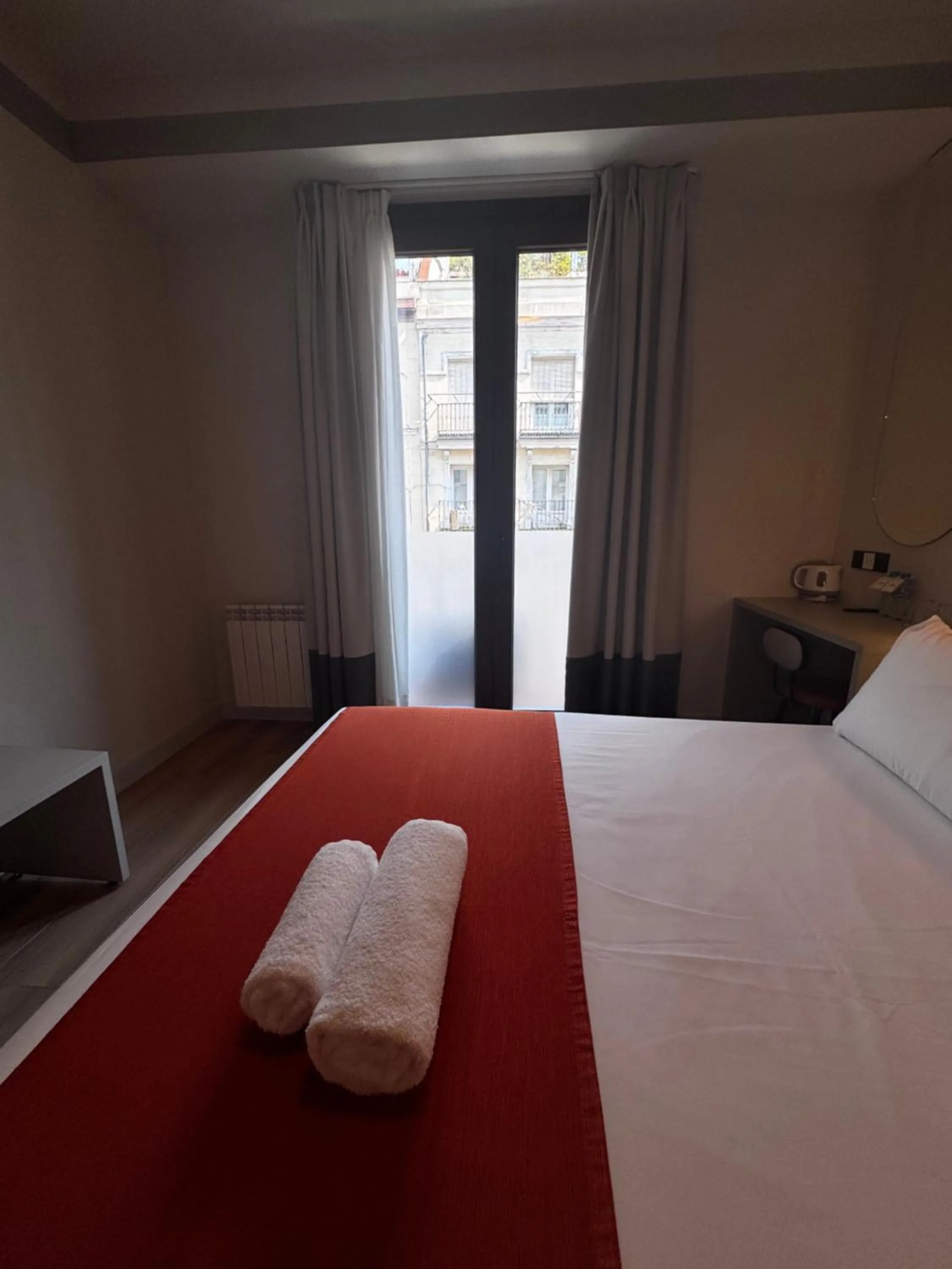 Bed in Hostal Sol Square Madrid