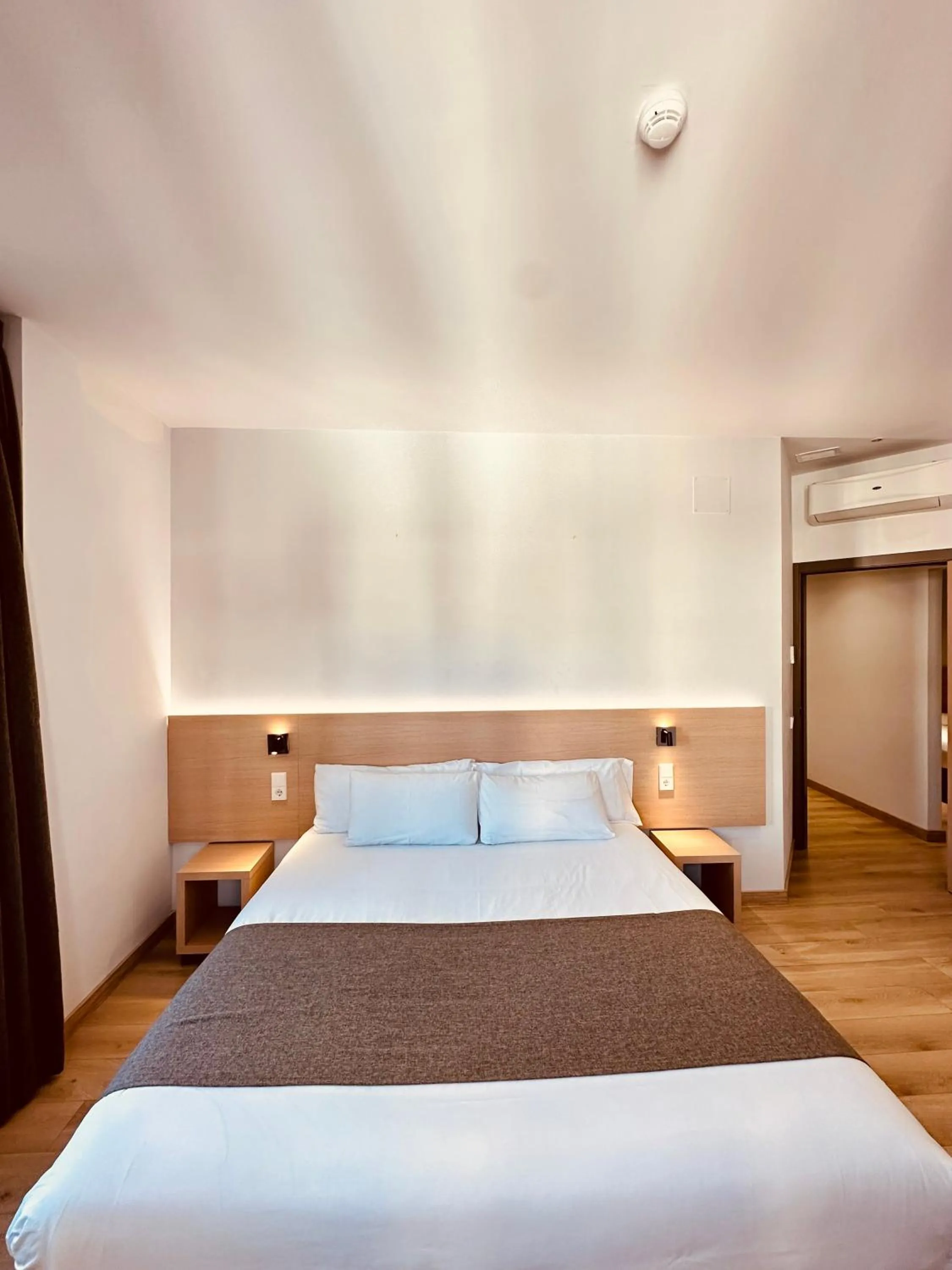 Bed in Hostal Sol Square Madrid