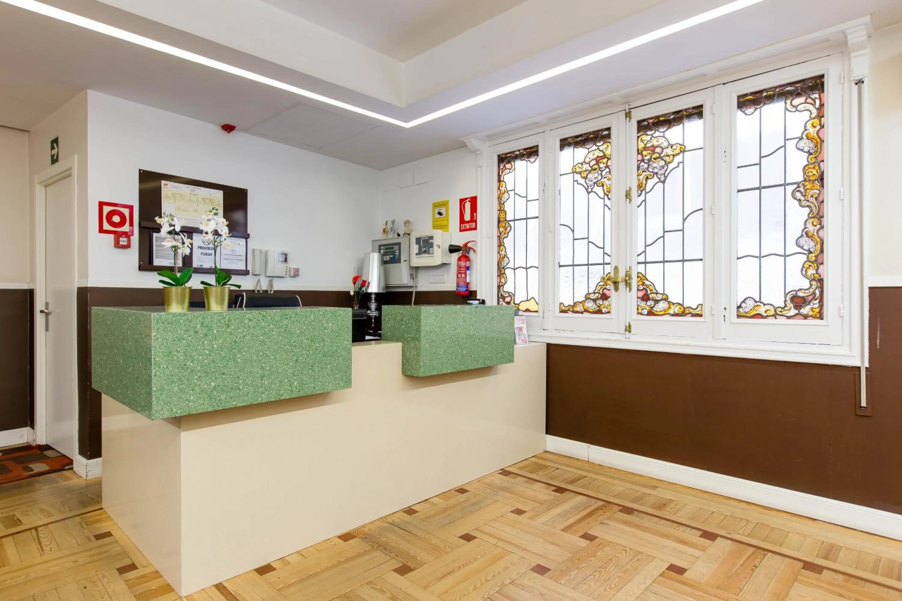 Lobby or reception in Hostal Sol Square Madrid