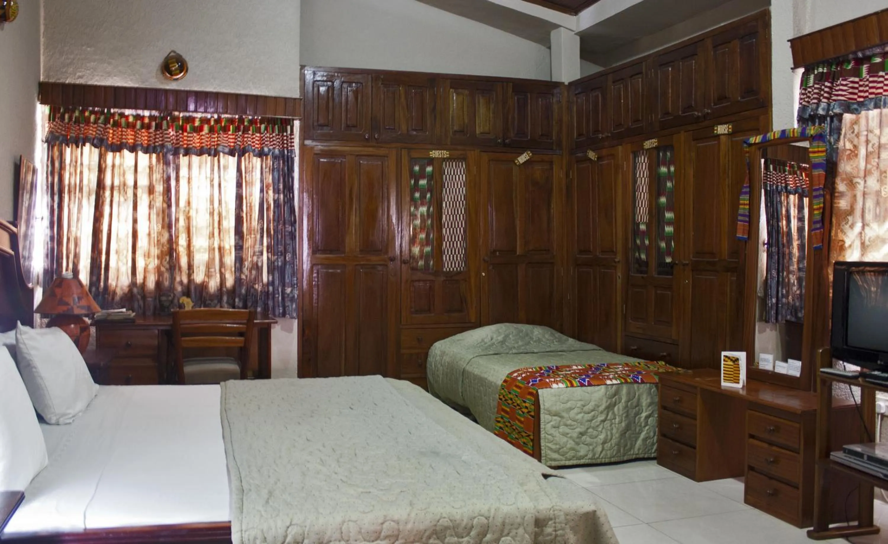 Day, Bed in Four Villages Inn