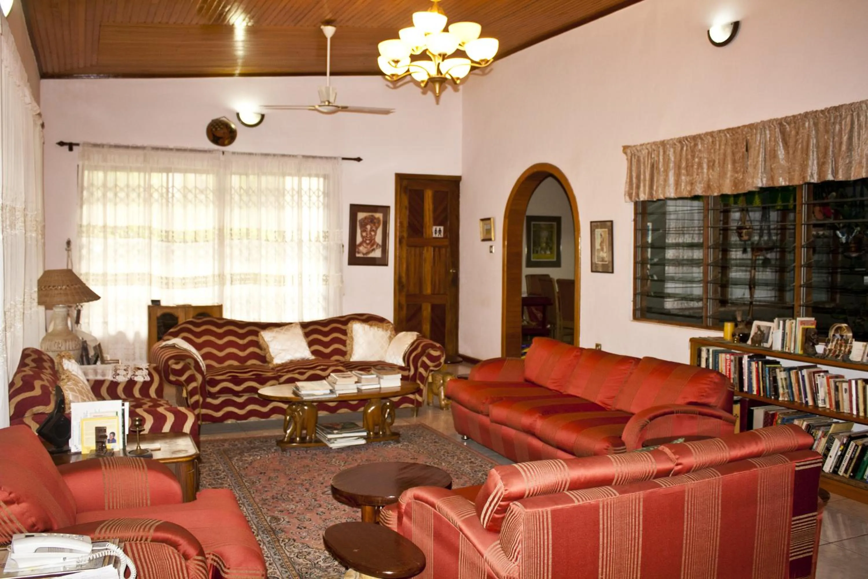 Living room in Four Villages Inn