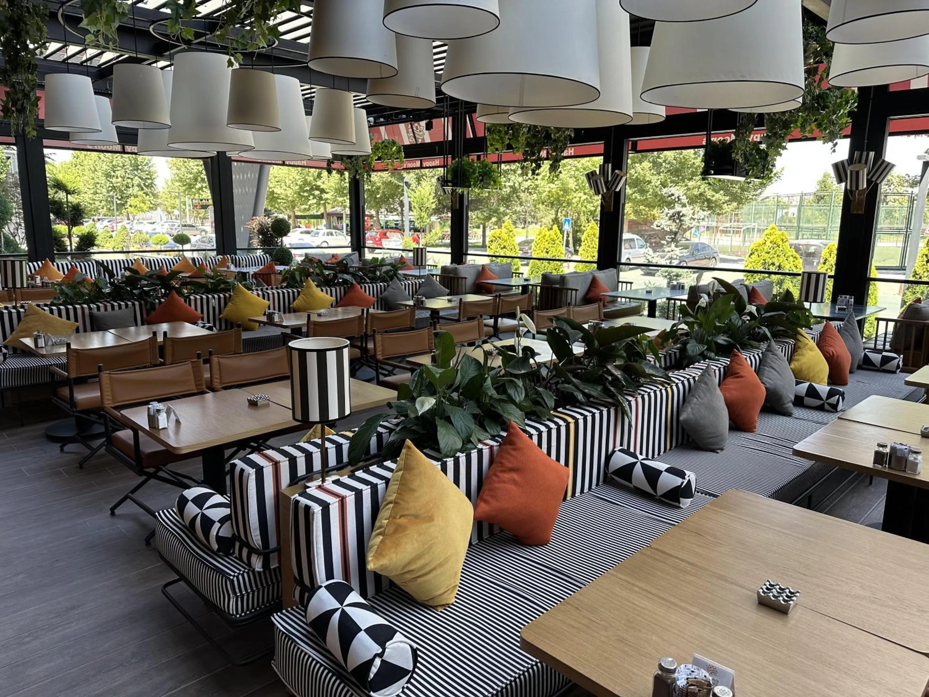 Restaurant/places to eat in Fier Life Center