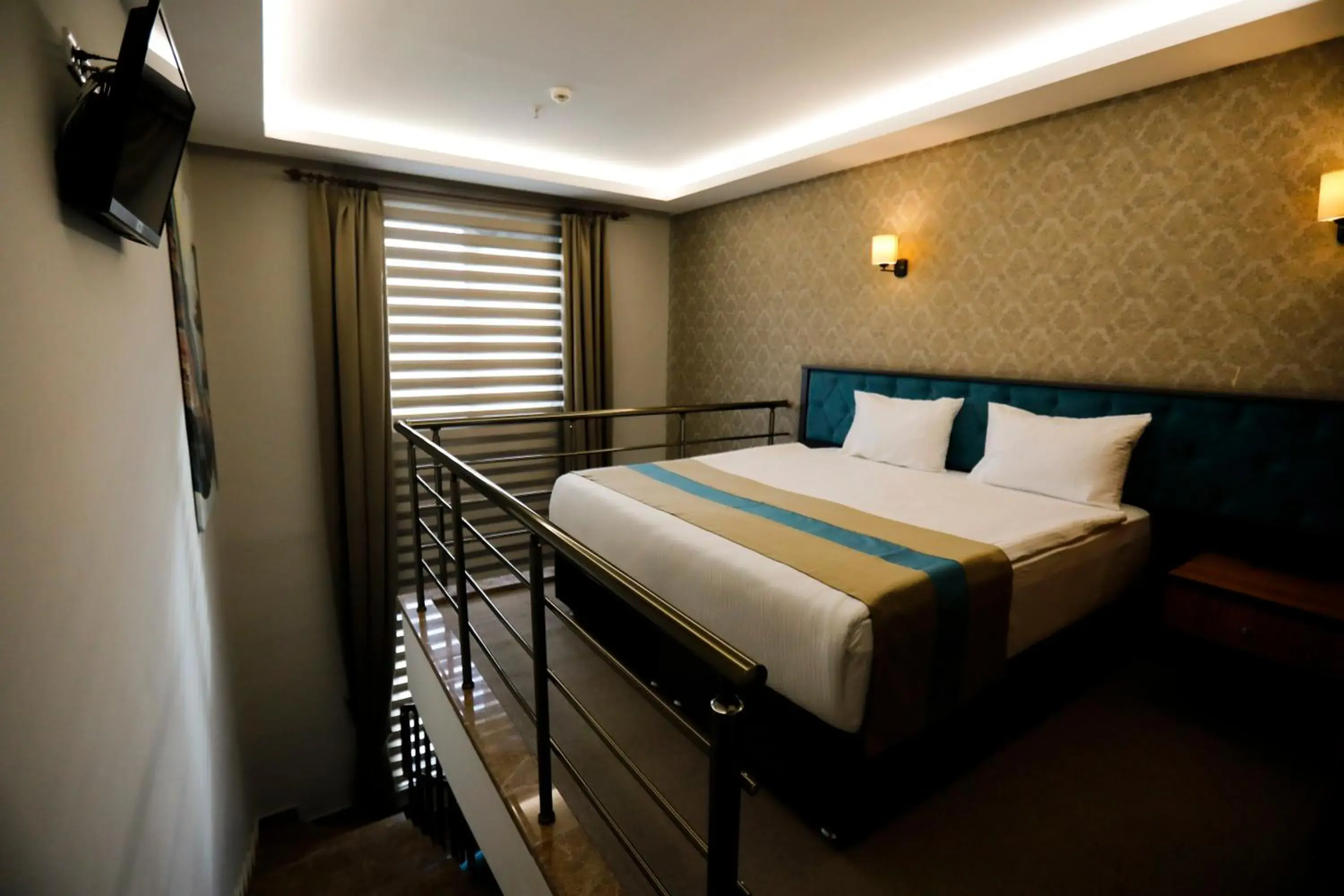 Duplex Suite with 1 Queen Size Bed and Sofa - single occupancy in Fier Life Center Duplex Suite with 1 Queen Size Bed and Sofa - single occupancy in Fier Life Center