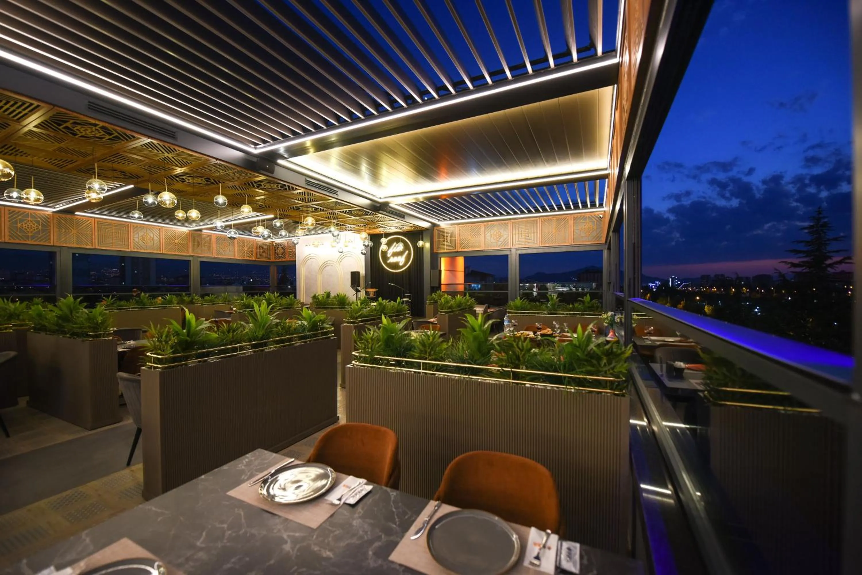 Restaurant/places to eat in Fier Life Center