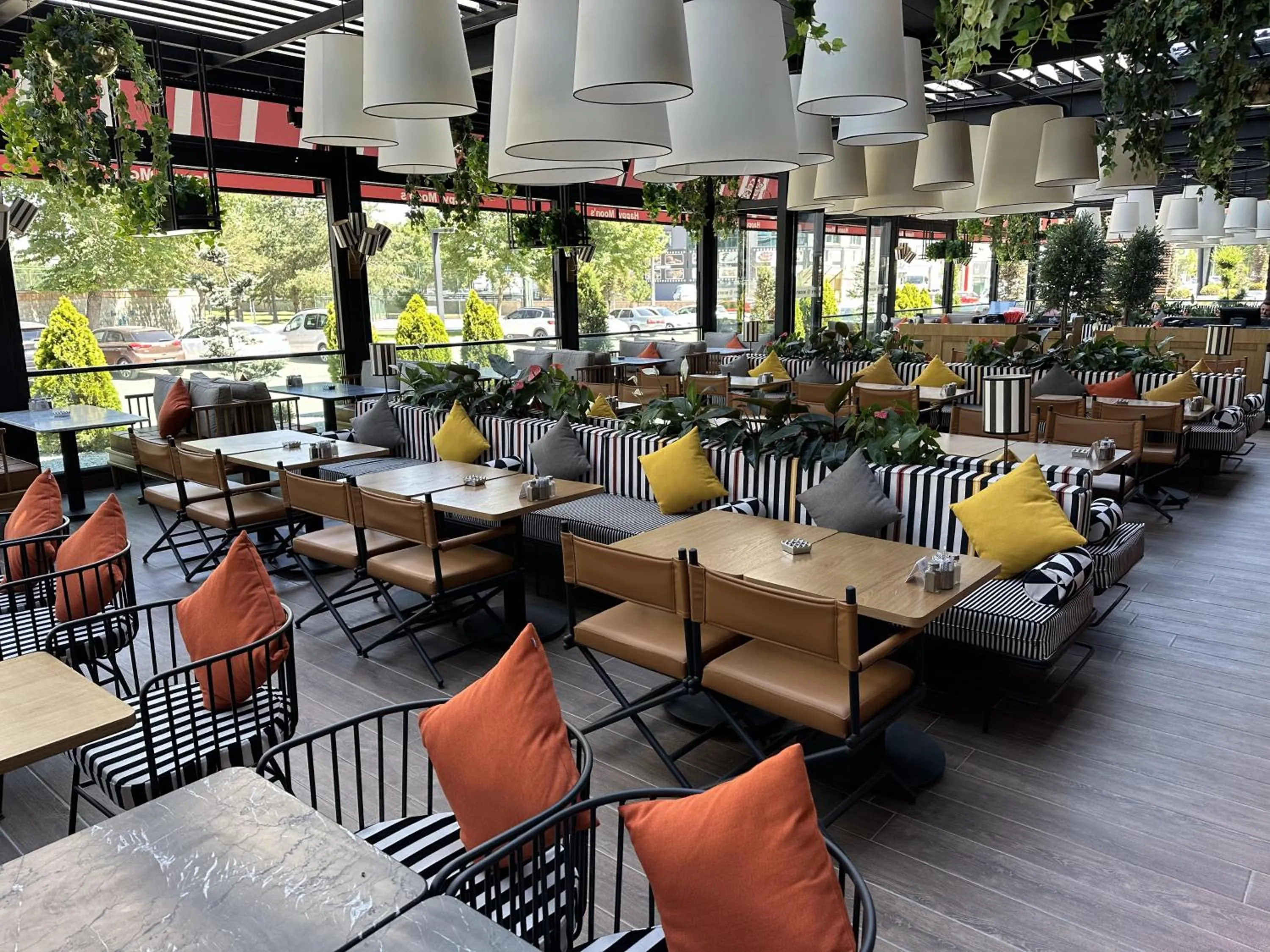 Restaurant/places to eat in Fier Life Center