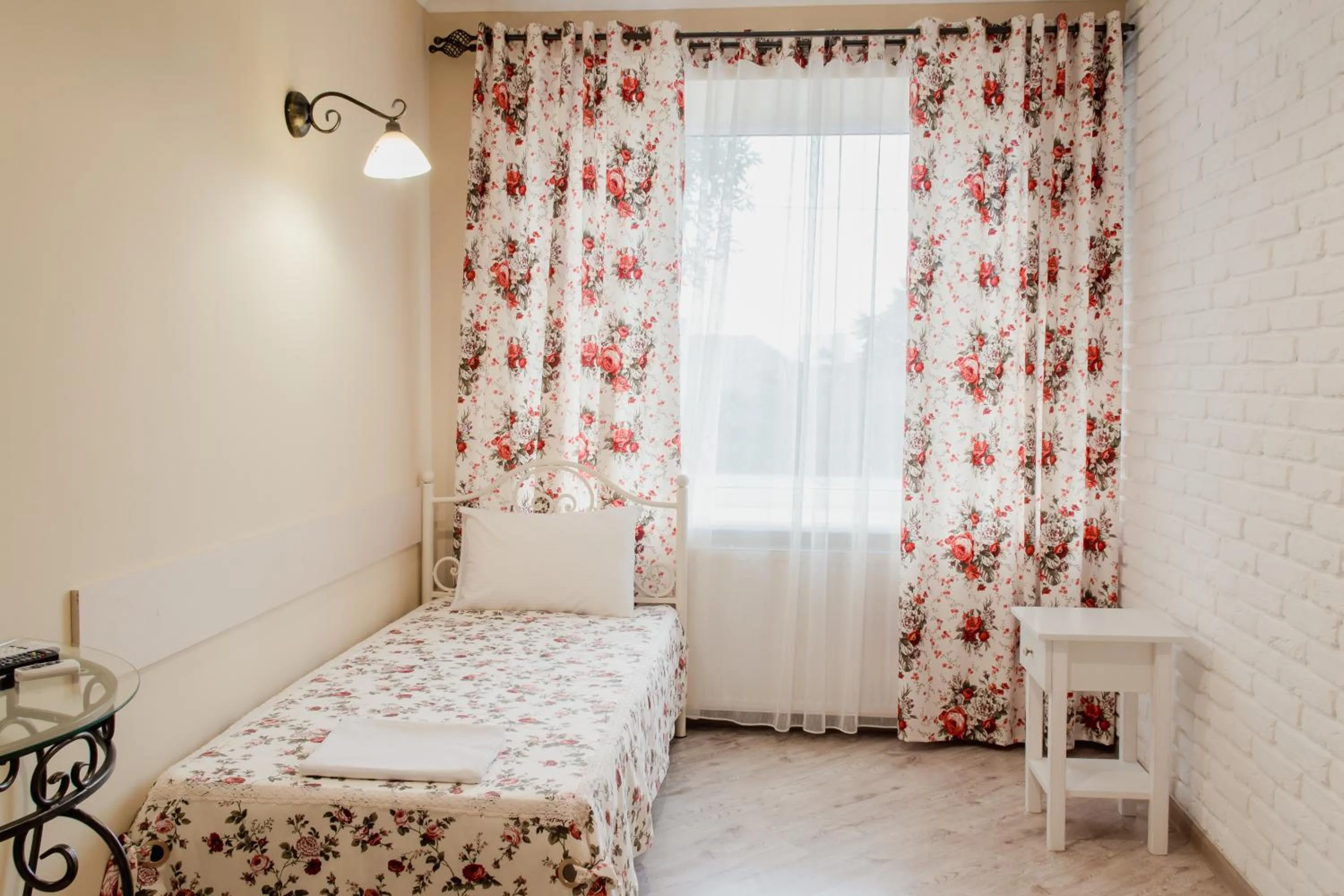 Single Room with Shower - single occupancy in Green Hall Hotel
