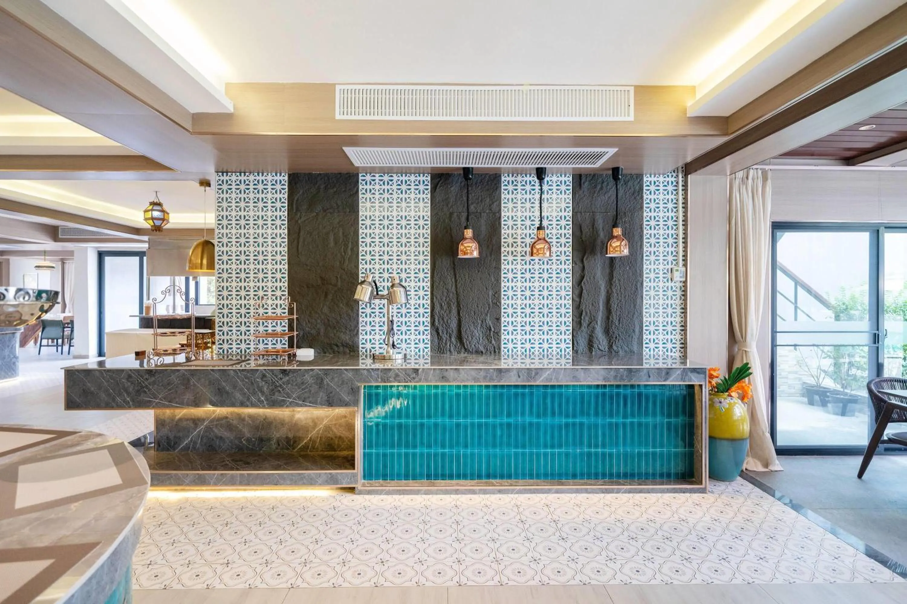 Restaurant/places to eat in Howard Johnson by Wyndham Phuket Naiyang