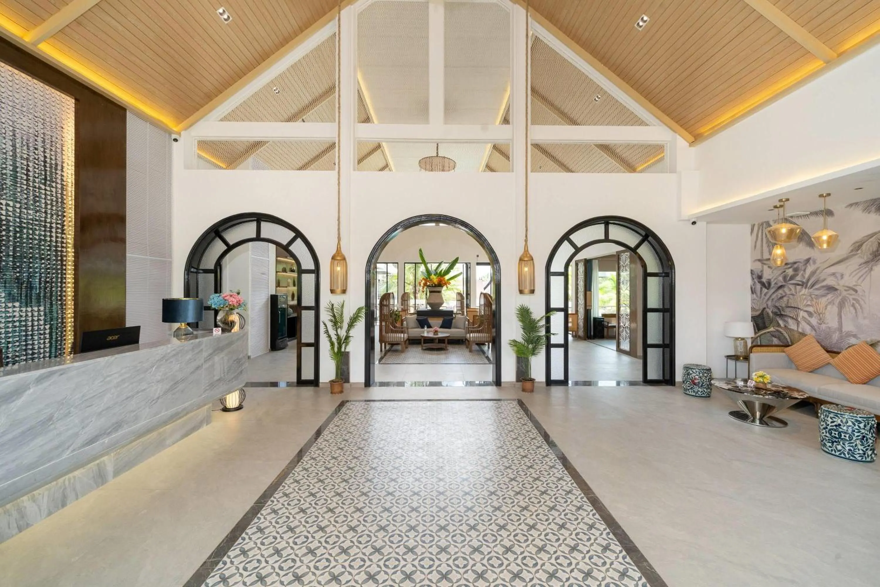 Lobby or reception in Howard Johnson by Wyndham Phuket Naiyang