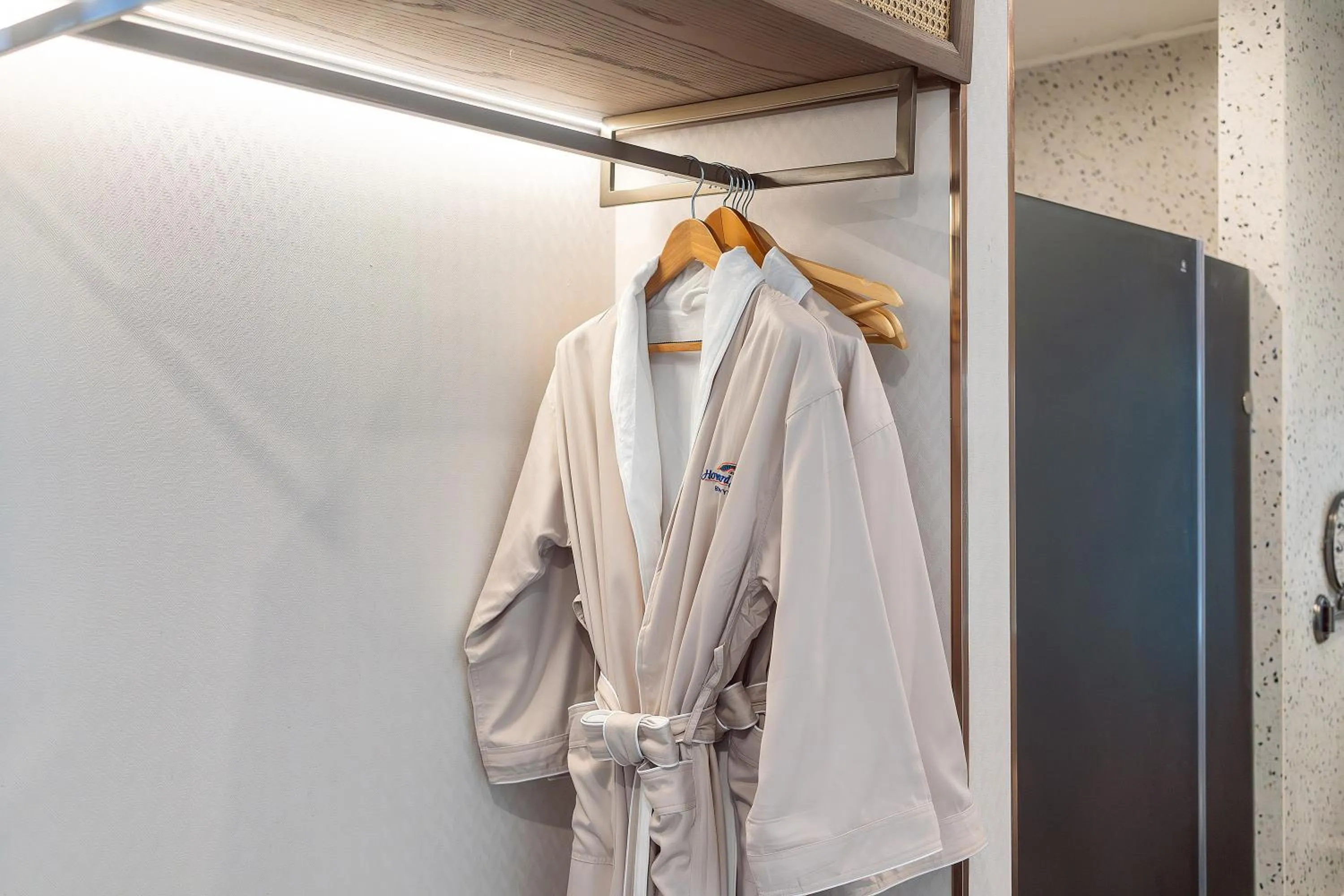 wardrobe in Howard Johnson by Wyndham Phuket Naiyang