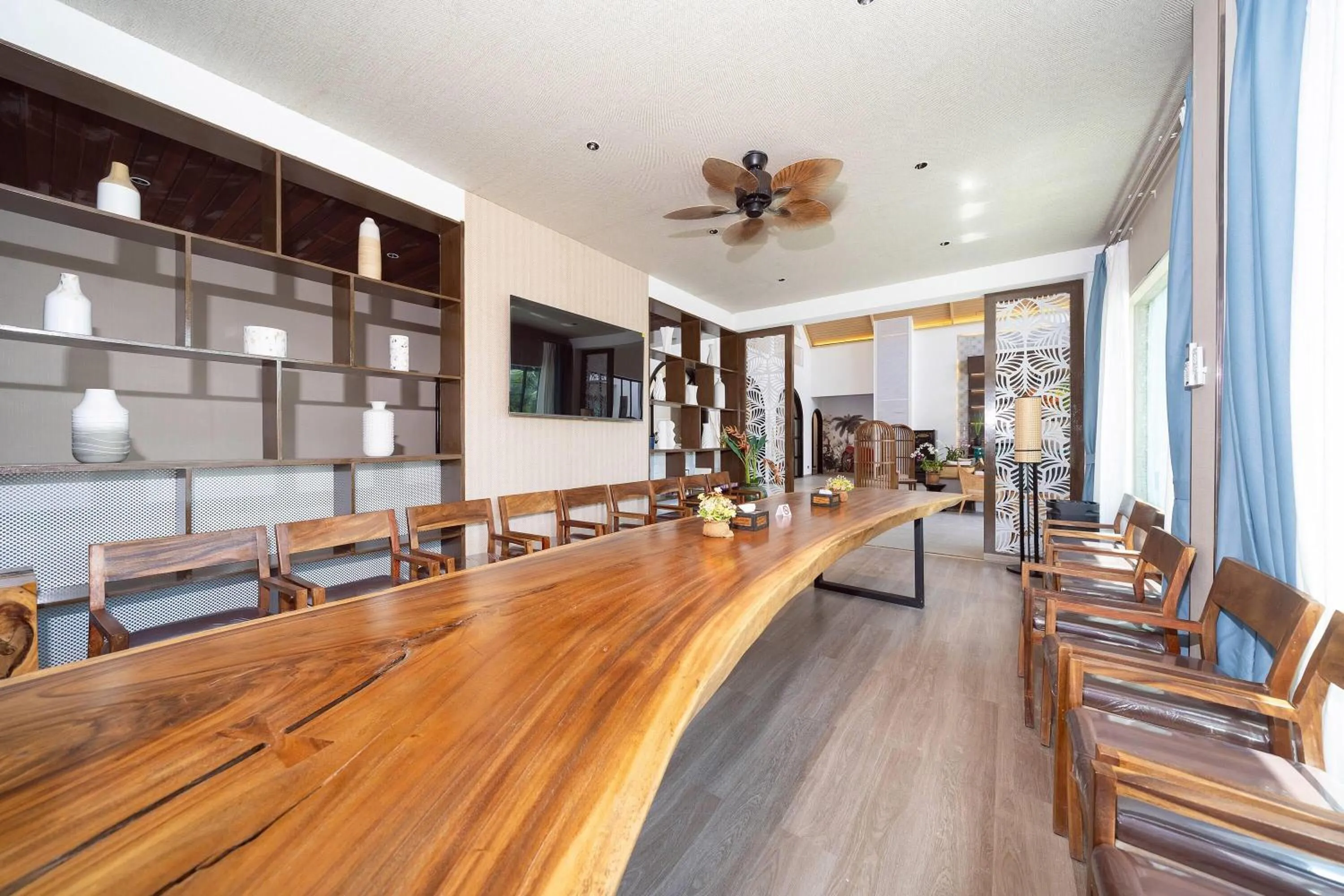 Meeting/conference room in Howard Johnson by Wyndham Phuket Naiyang