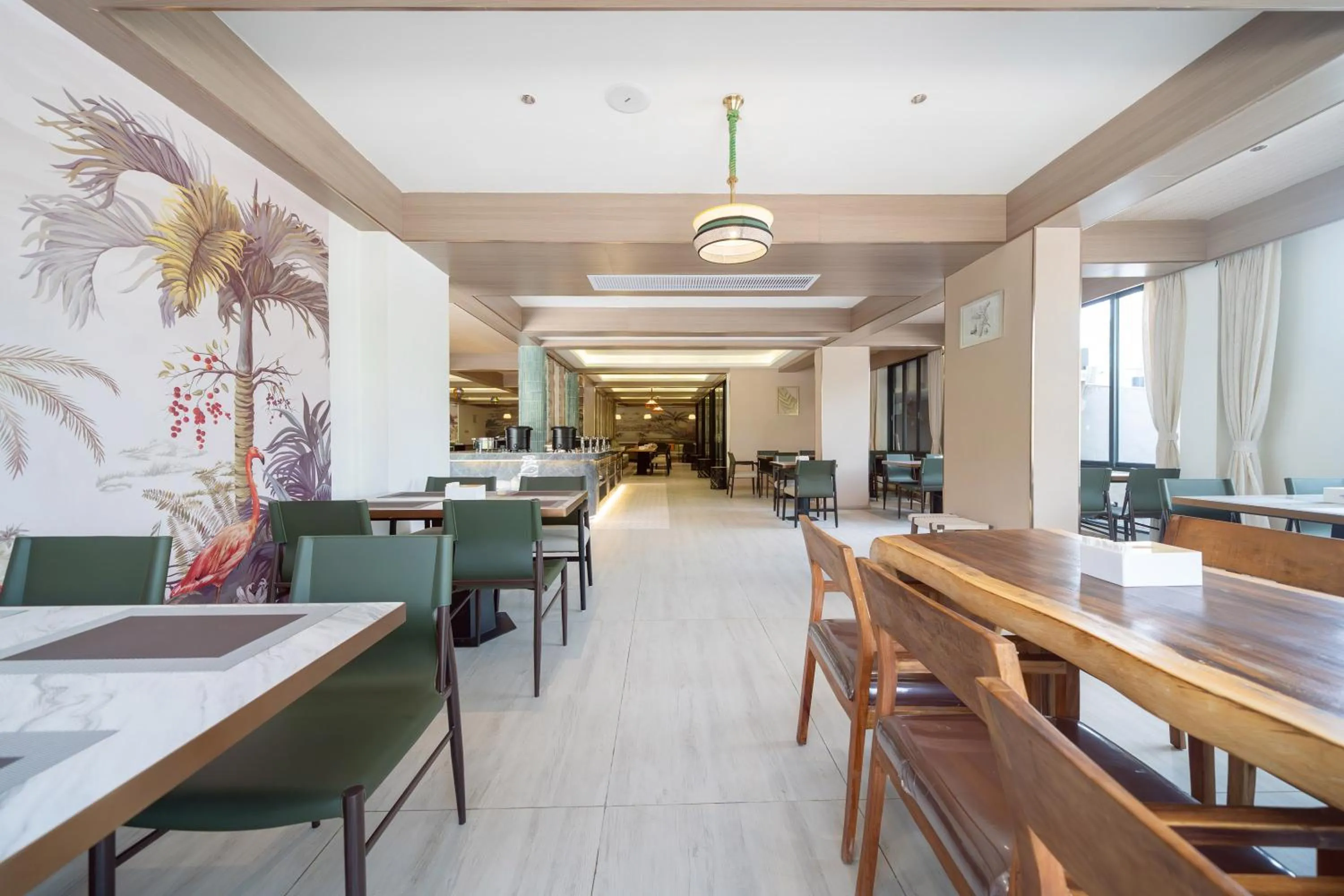 Restaurant/places to eat in Howard Johnson by Wyndham Phuket Naiyang