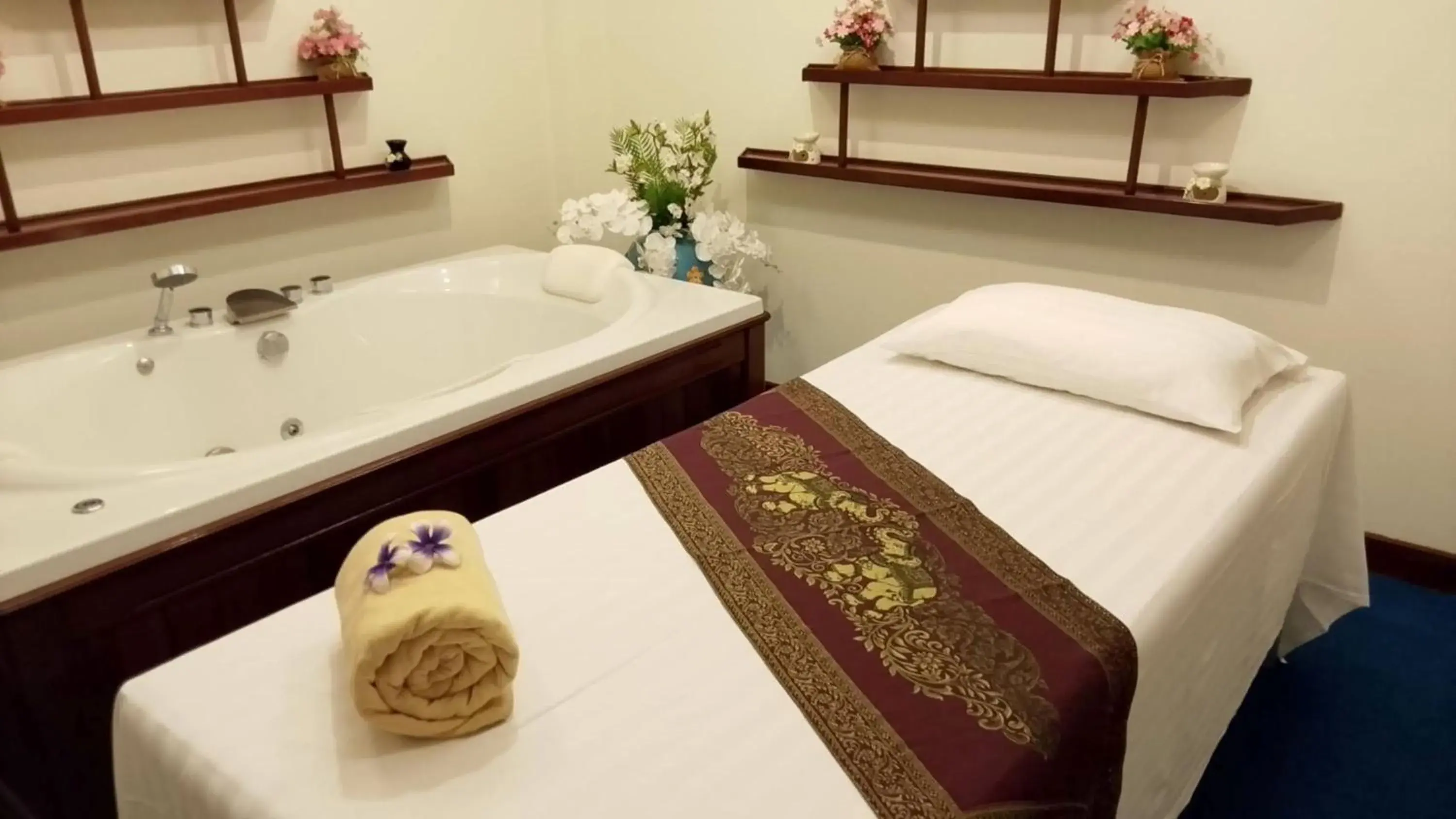 Spa and wellness centre/facilities, Bed in Howard Johnson by Wyndham Phuket Naiyang Spa and wellness centre/facilities, Bed in Howard Johnson by Wyndham Phuket Naiyang