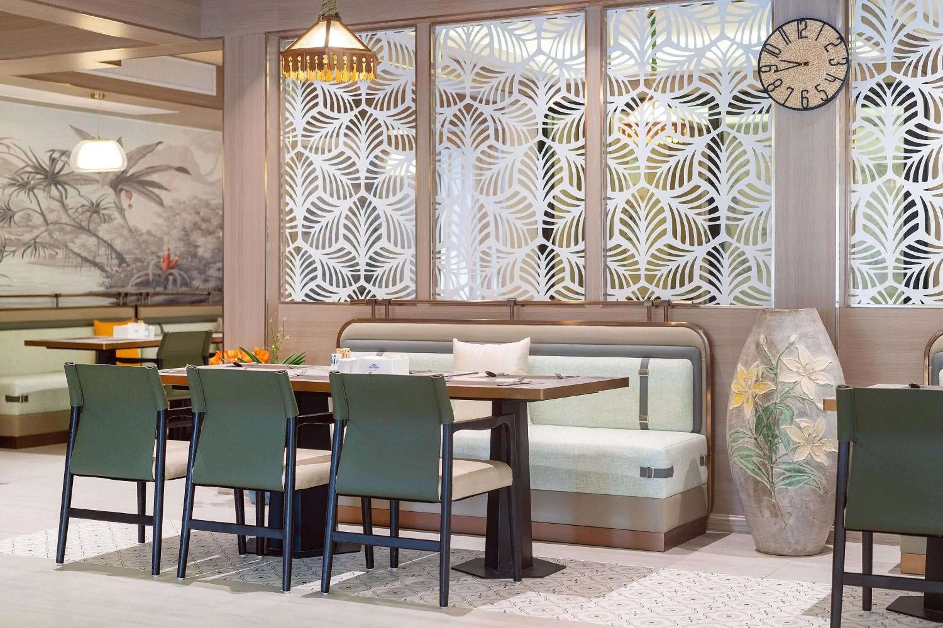 Restaurant/places to eat in Howard Johnson by Wyndham Phuket Naiyang