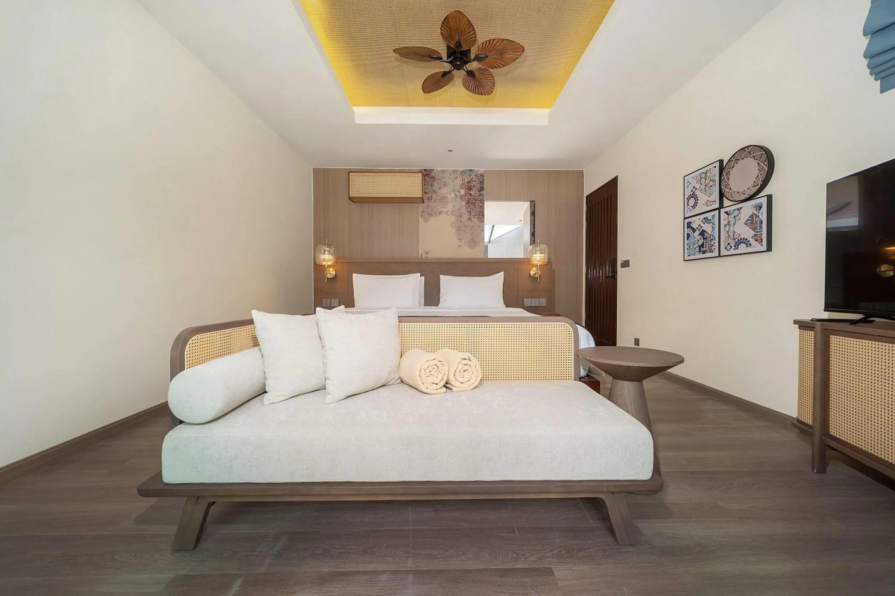 Photo of the whole room, Bed in Howard Johnson by Wyndham Phuket Naiyang