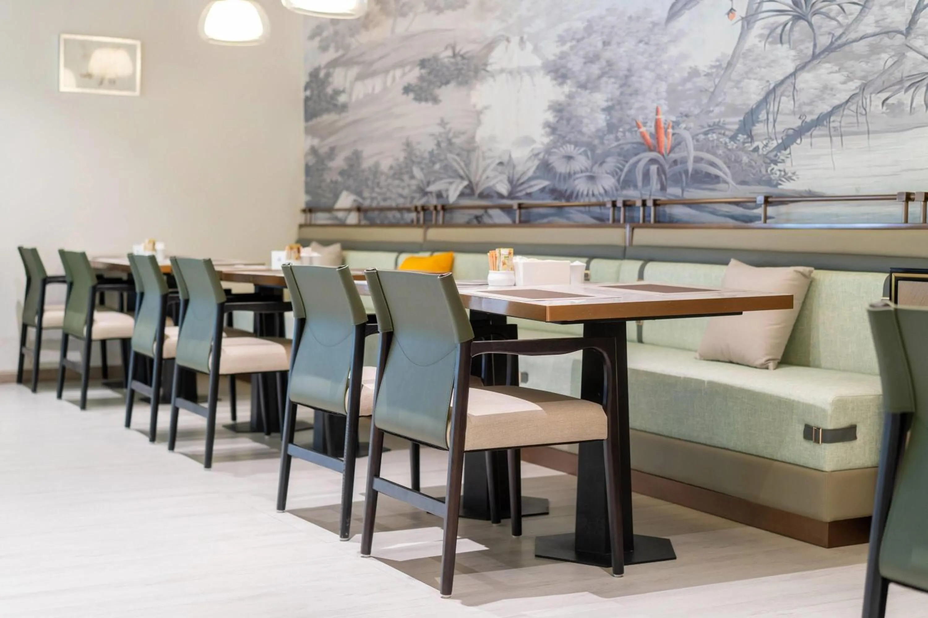 Restaurant/places to eat in Howard Johnson by Wyndham Phuket Naiyang