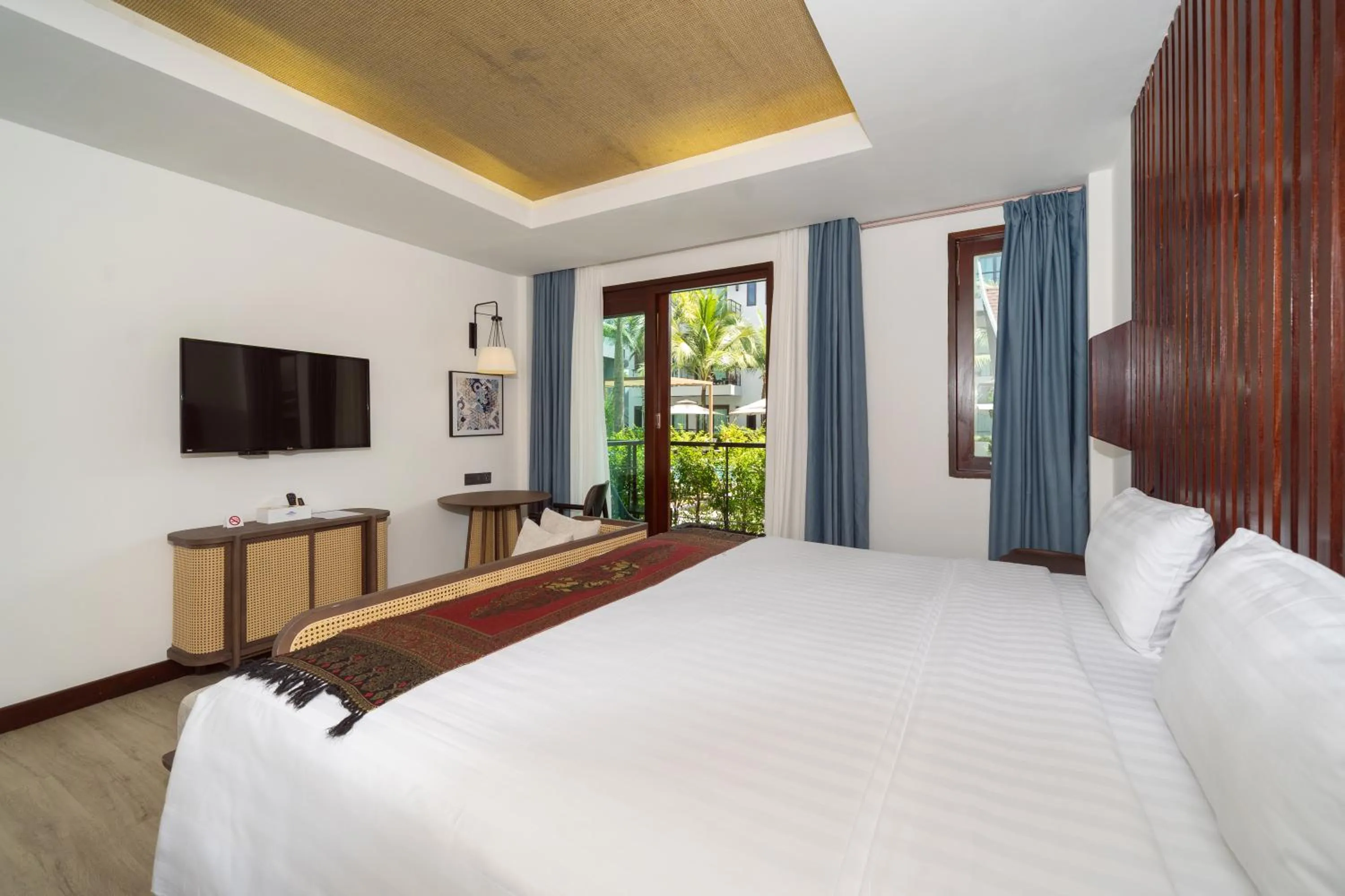 Bed in Howard Johnson by Wyndham Phuket Naiyang