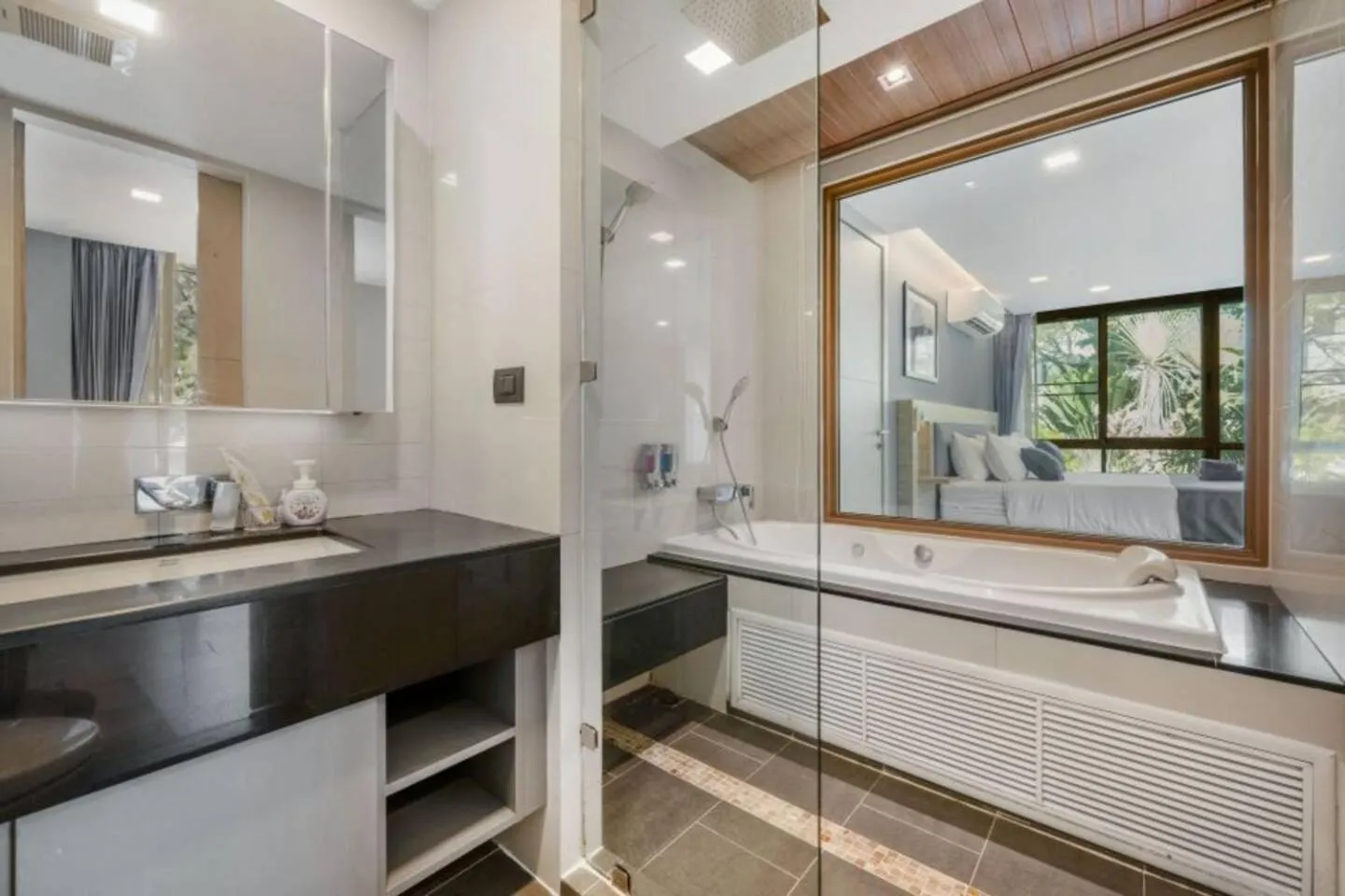 Bathroom in Alcove 53