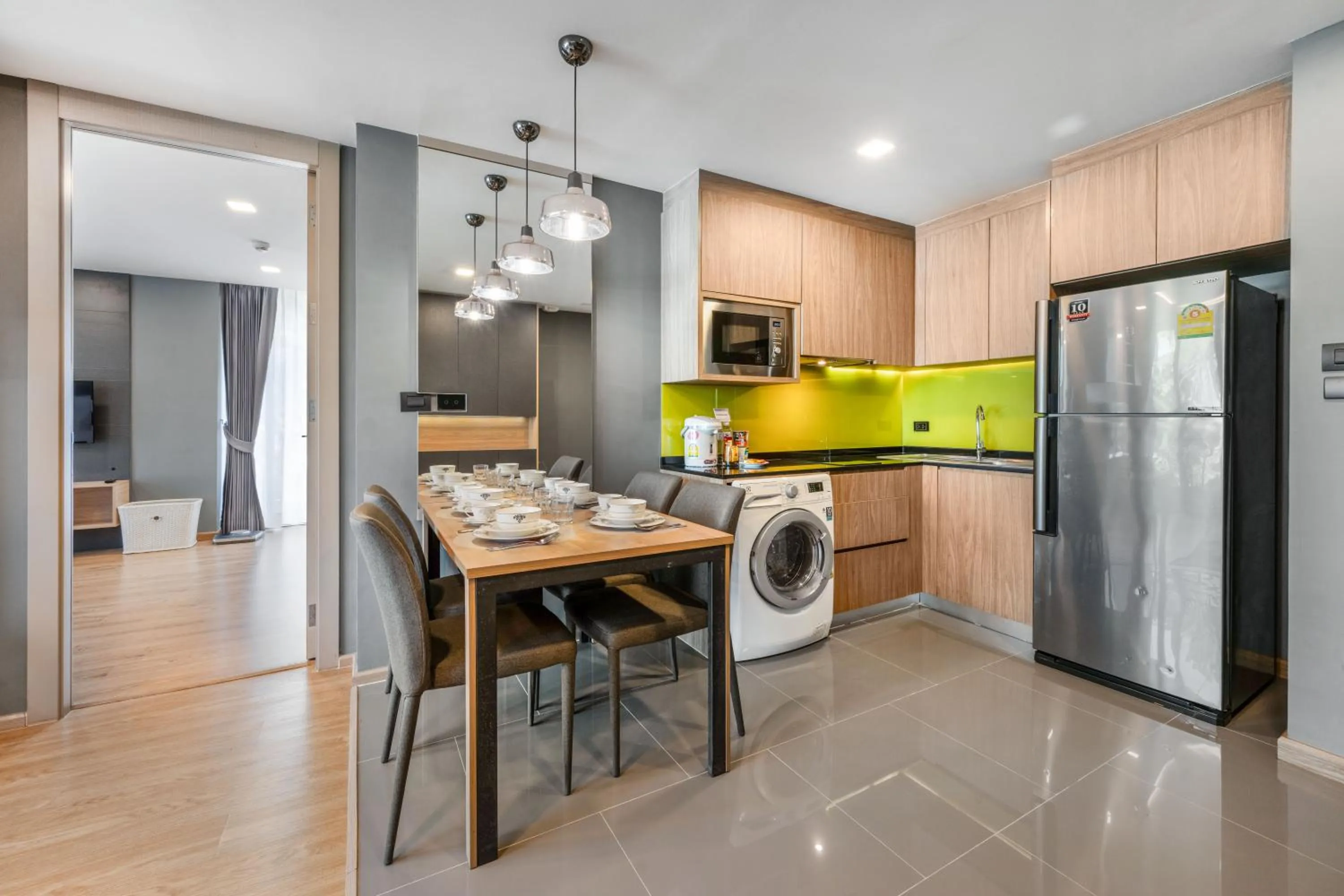 Dining area in Alcove 53