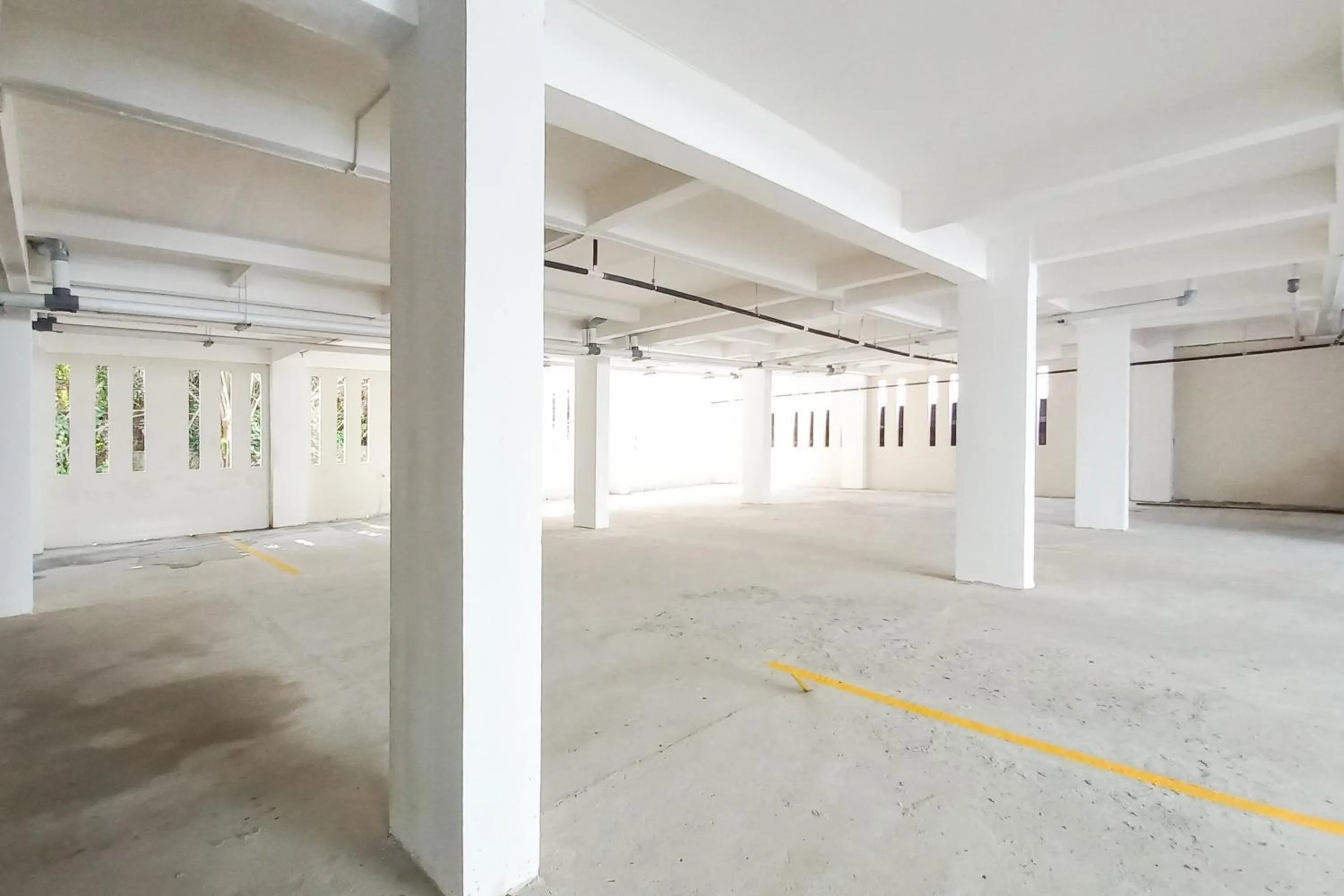 Parking in Sans Hotel Bliss Pekanbaru