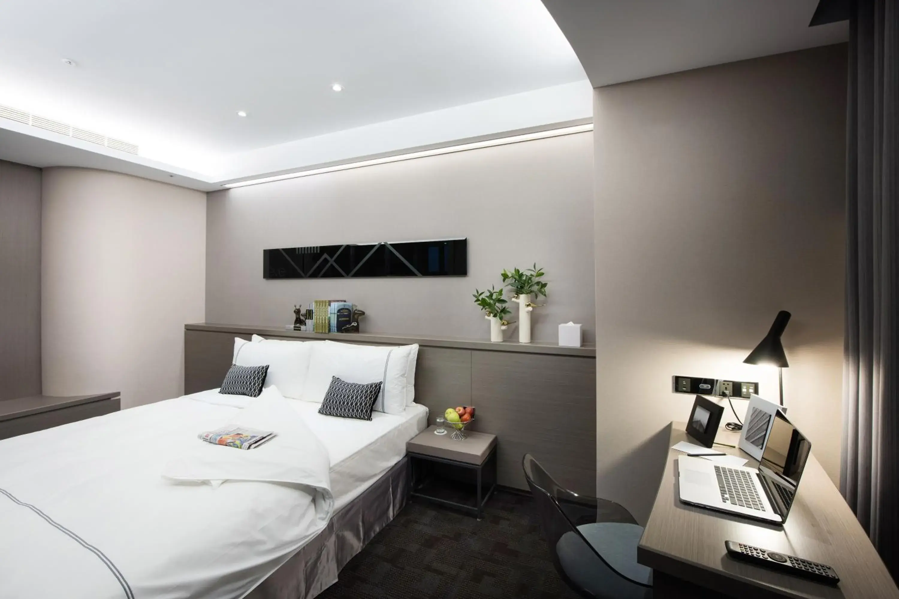 Photo of the whole room, Bed in Hotel Reve Taichung Photo of the whole room, Bed in Hotel Reve Taichung