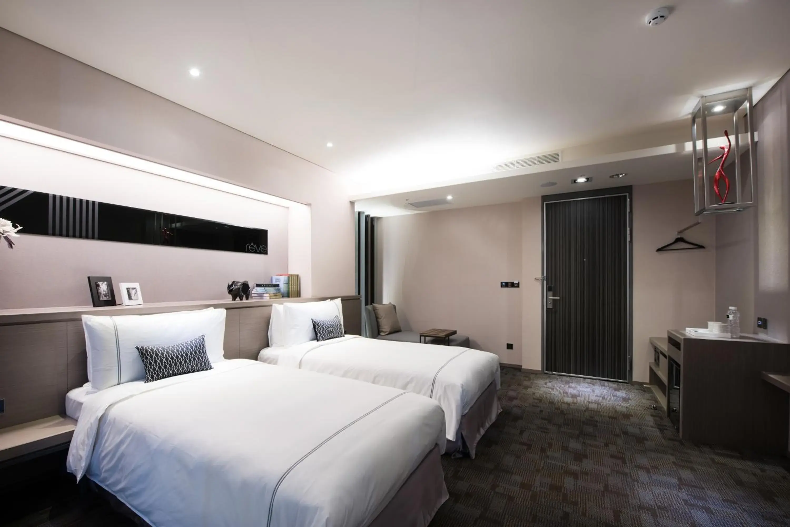 Photo of the whole room, Bed in Hotel Reve Taichung Photo of the whole room, Bed in Hotel Reve Taichung