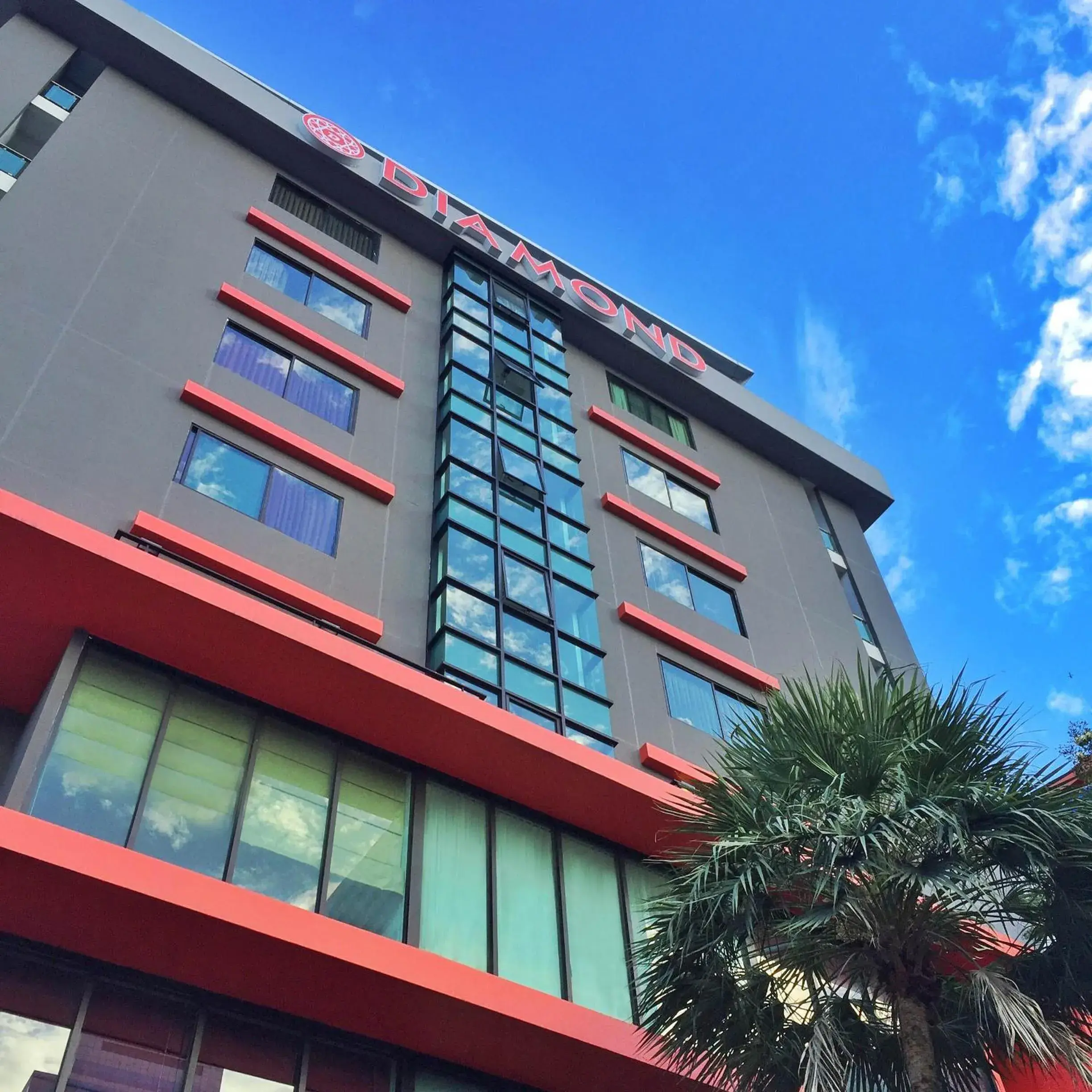 Facade/entrance in Diamond Residence Ratchada Facade/entrance in Diamond Residence Ratchada