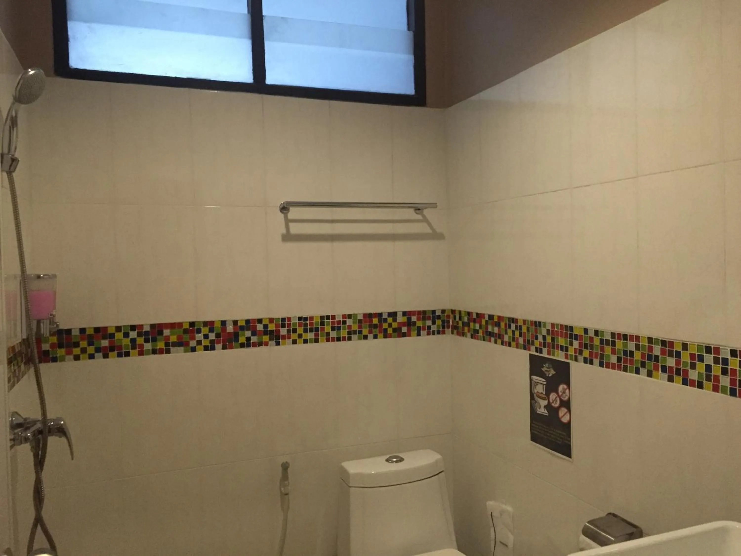 Toilet in Bro&Sis Place