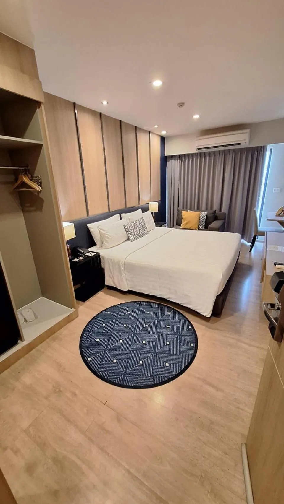 Bedroom, Bed in The Residence on Thonglor by UHG