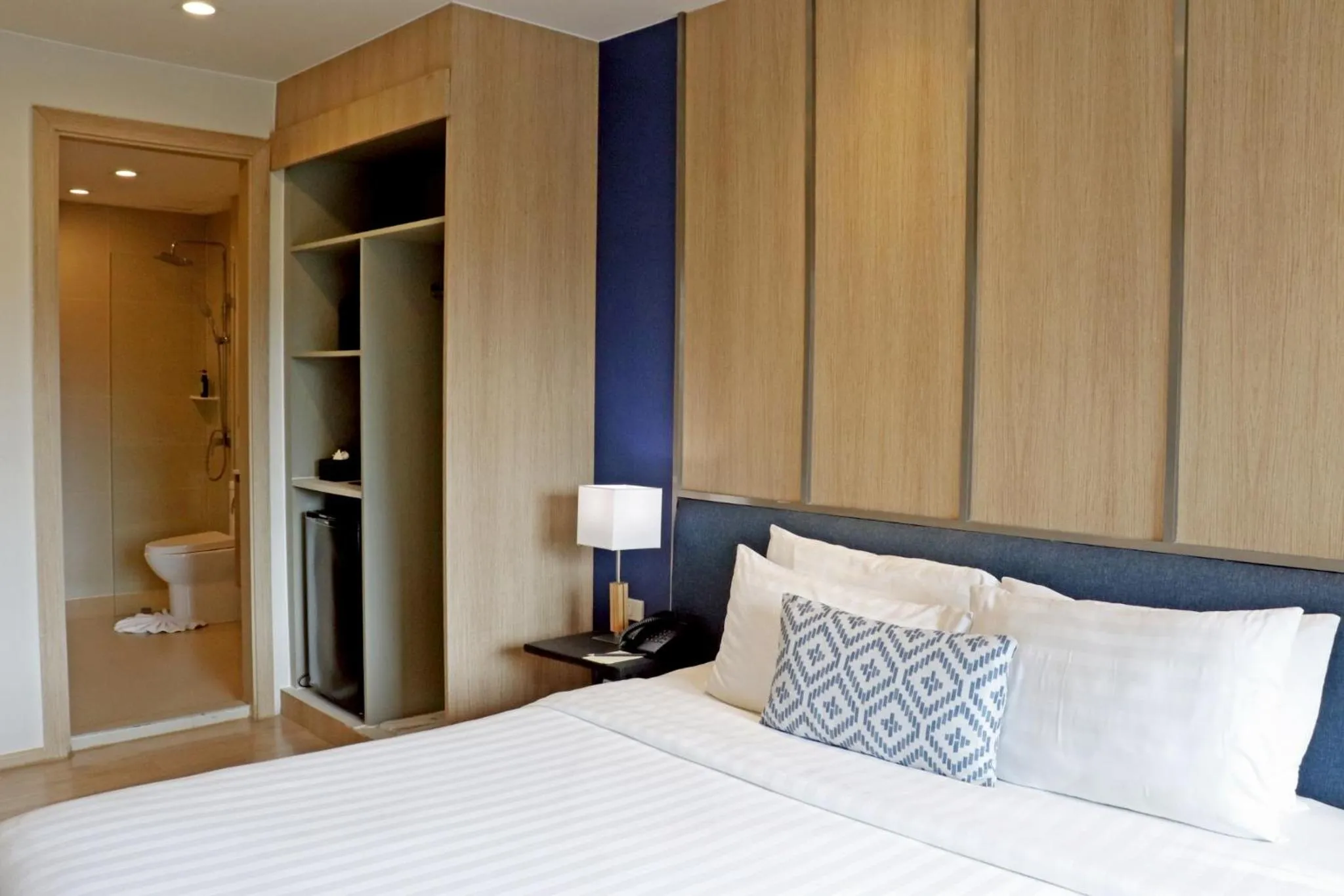 Bed in The Residence on Thonglor by UHG