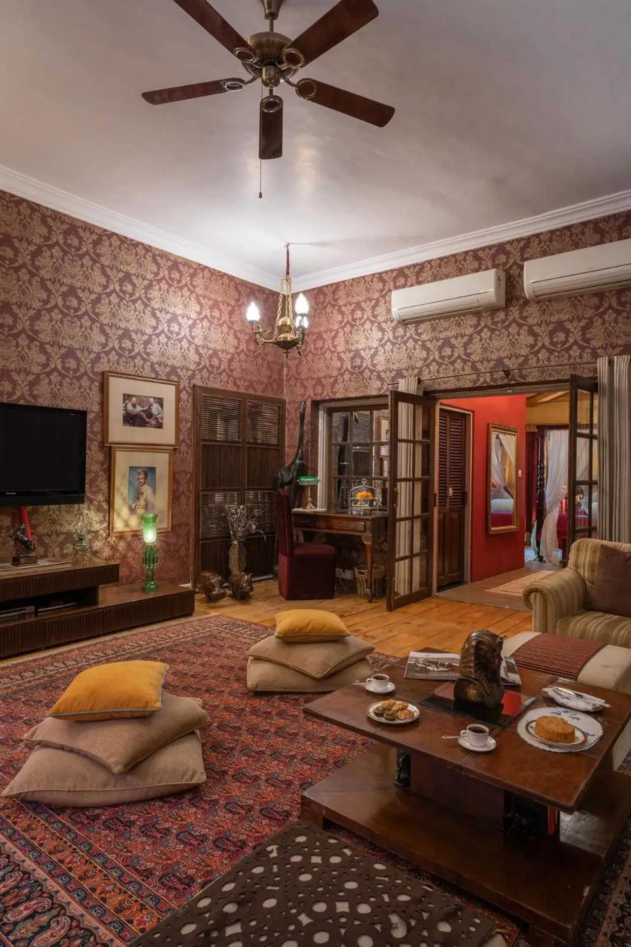 King Room in Srinivas The Royal Residence, Jaipur King Room in Srinivas The Royal Residence, Jaipur