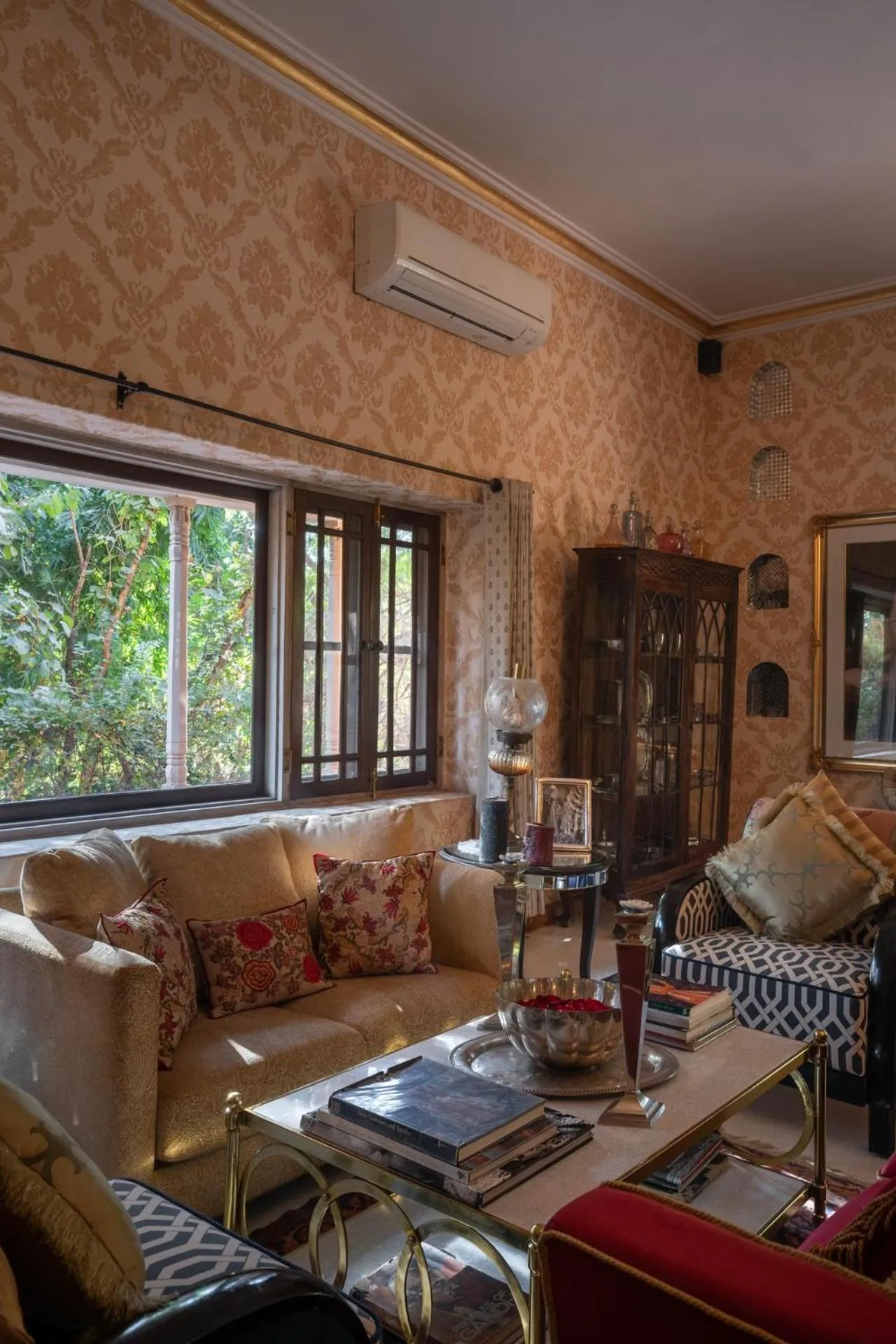 Living room in Srinivas The Royal Residence, Jaipur