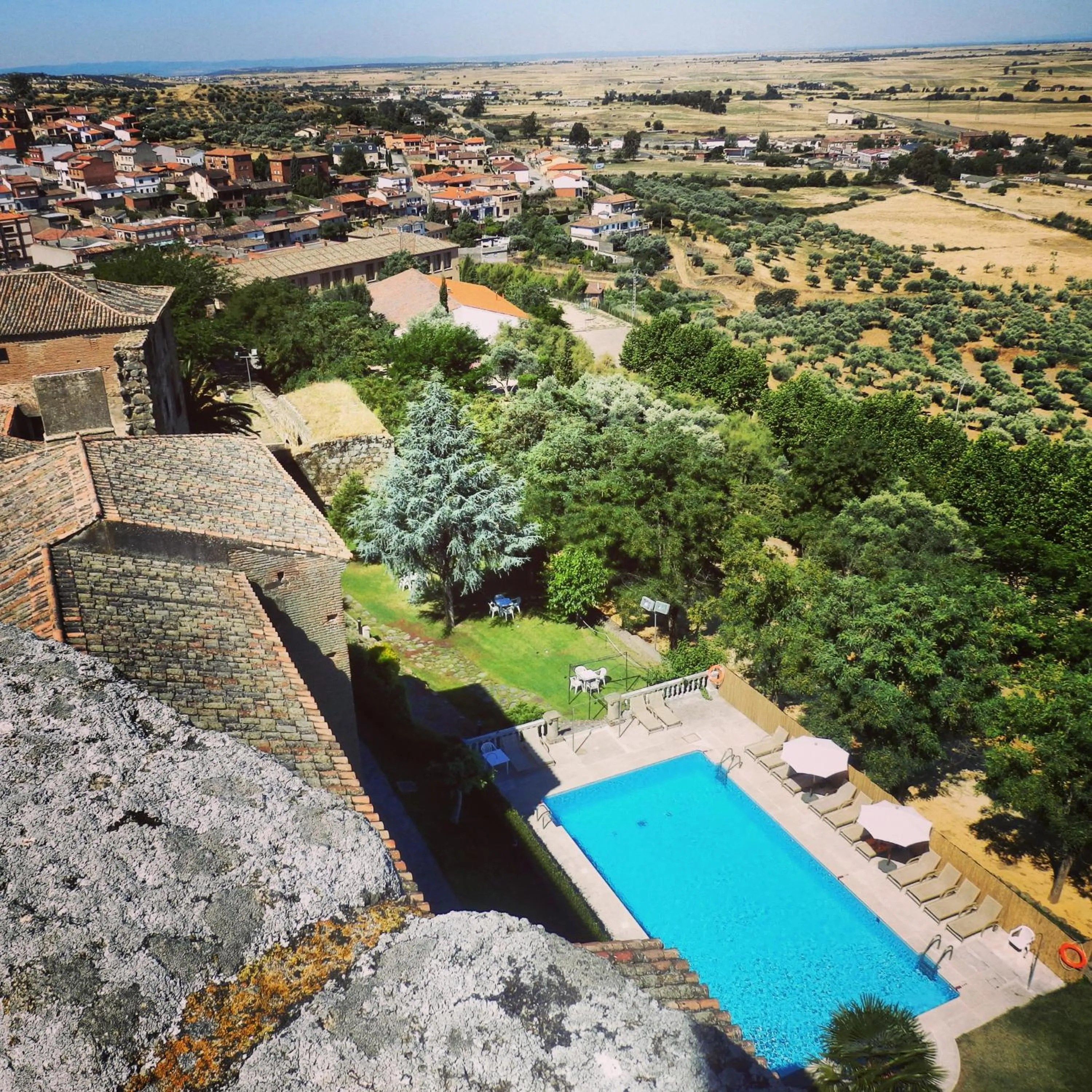 Swimming pool in Parador de Oropesa