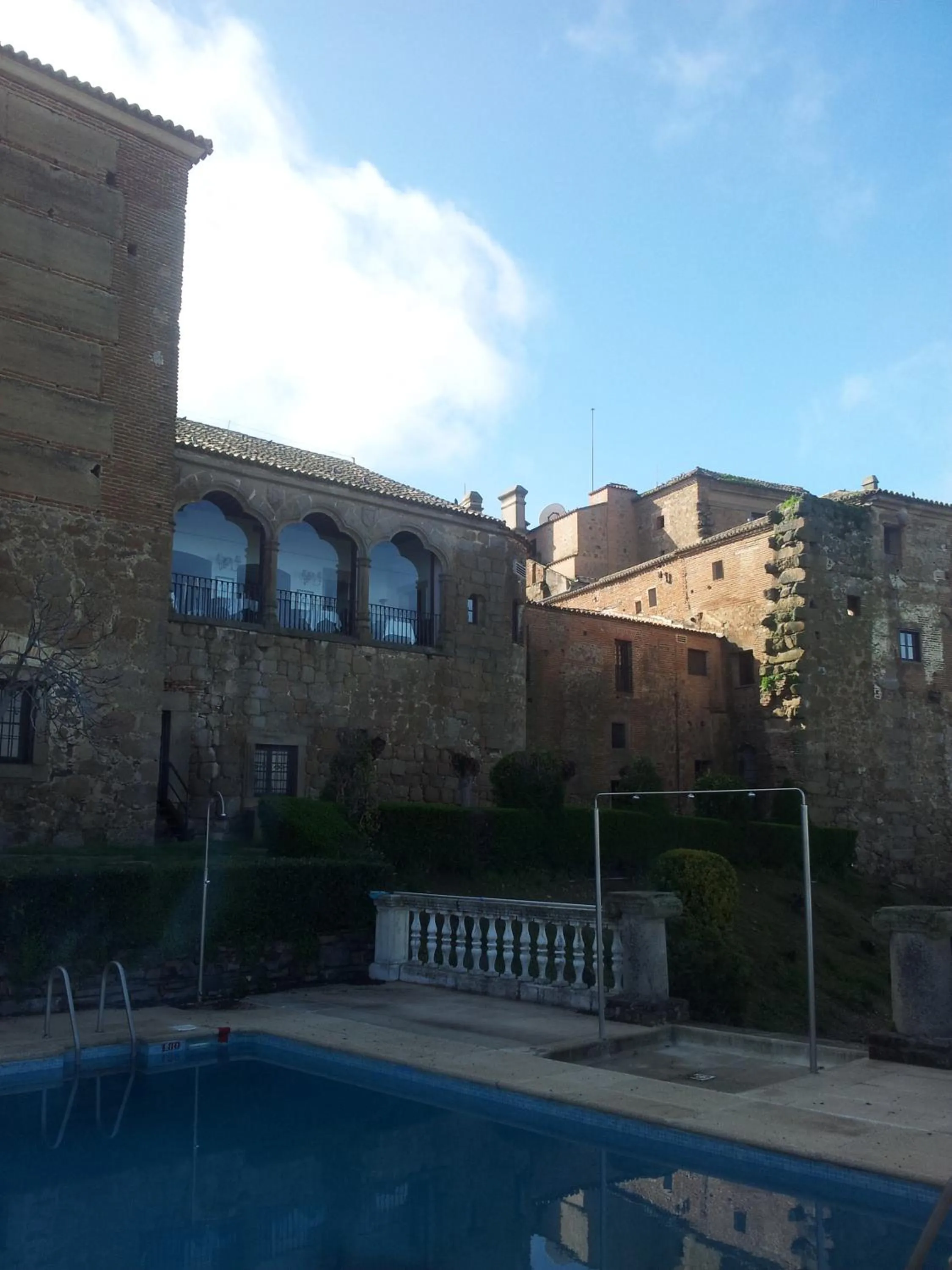 Swimming pool in Parador de Oropesa
