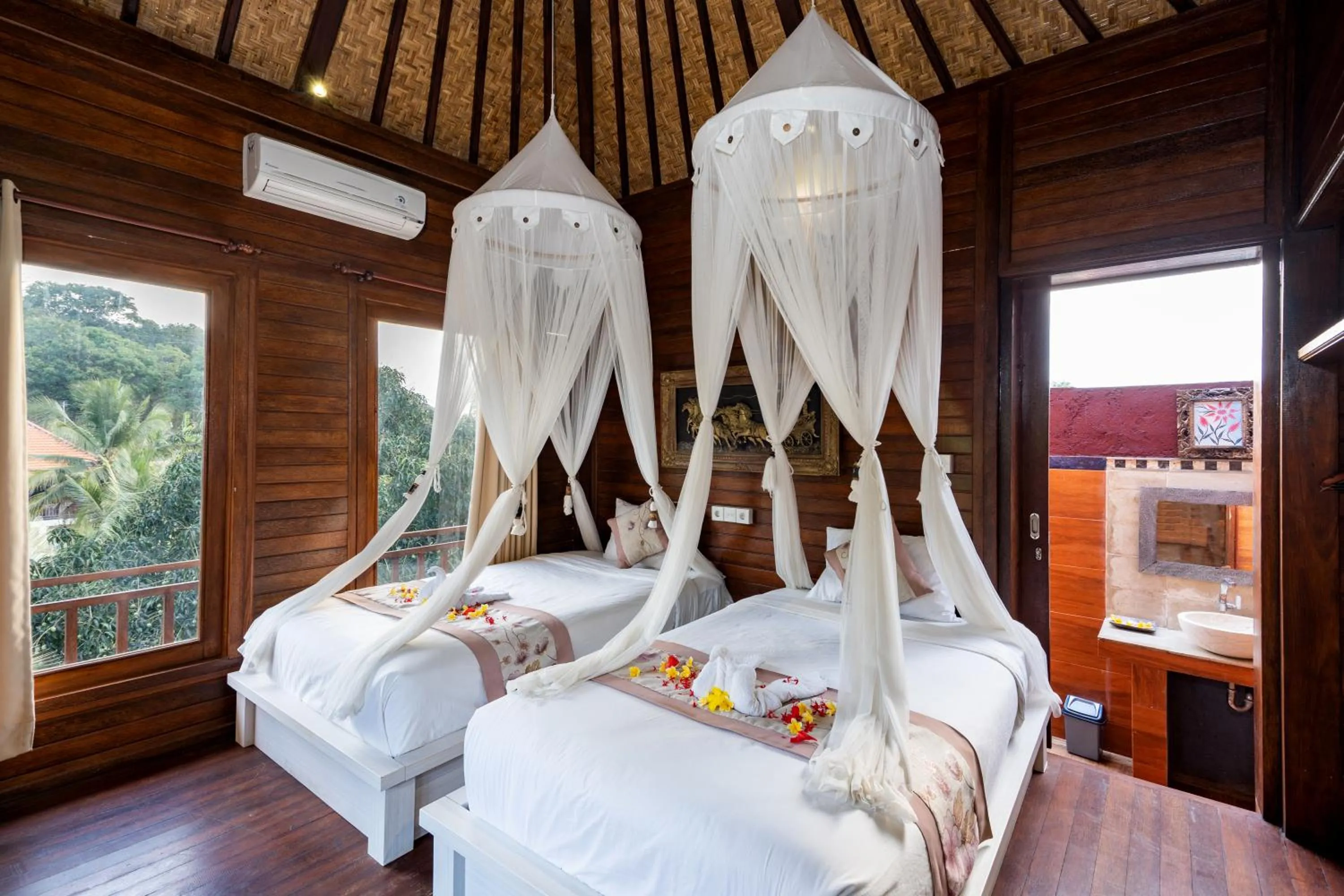 Standard Twin Room with Garden View in Breeze Villa