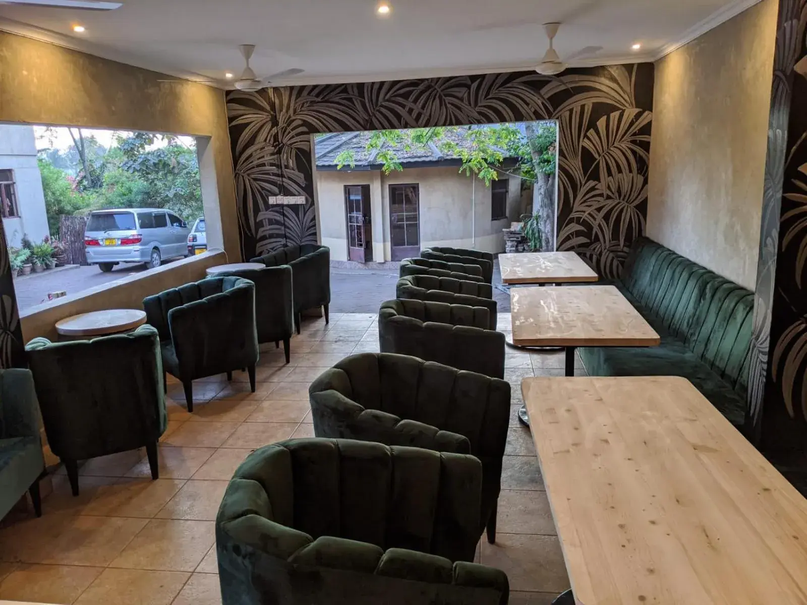 Restaurant/places to eat in White House of Tanzania Restaurant/places to eat in White House of Tanzania