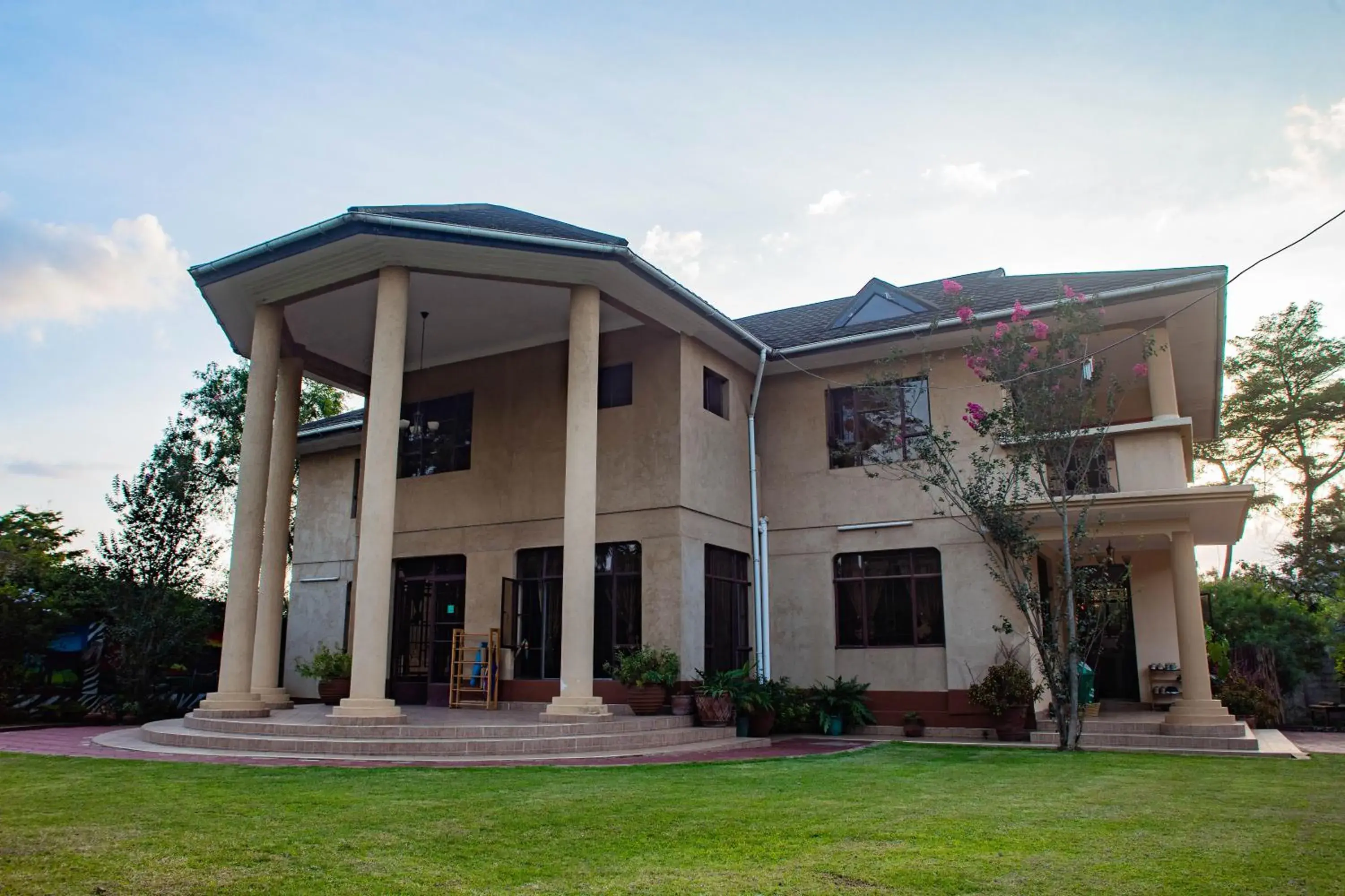 Property building in White House of Tanzania Property building in White House of Tanzania