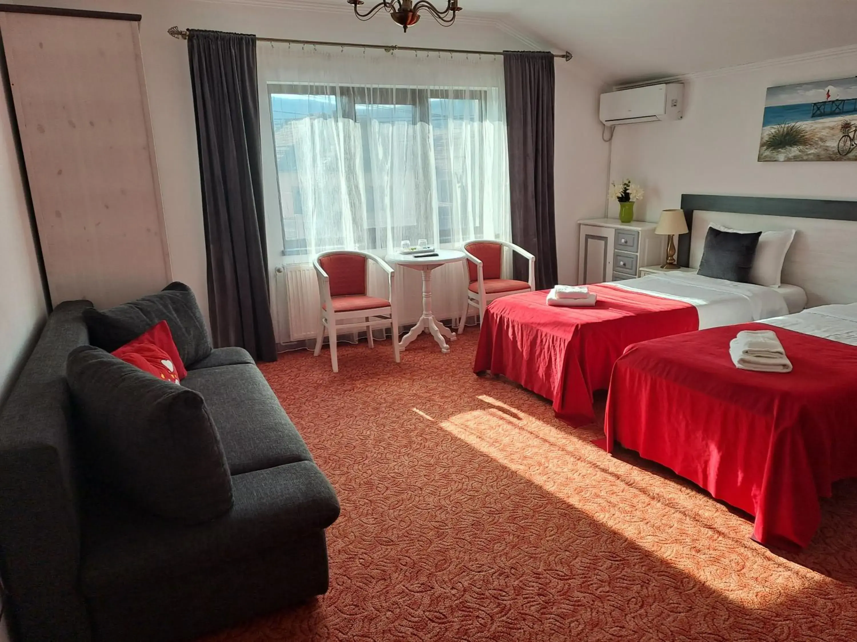 Deluxe Double or Twin Room - single occupancy in Alexander House Deluxe Double or Twin Room - single occupancy in Alexander House