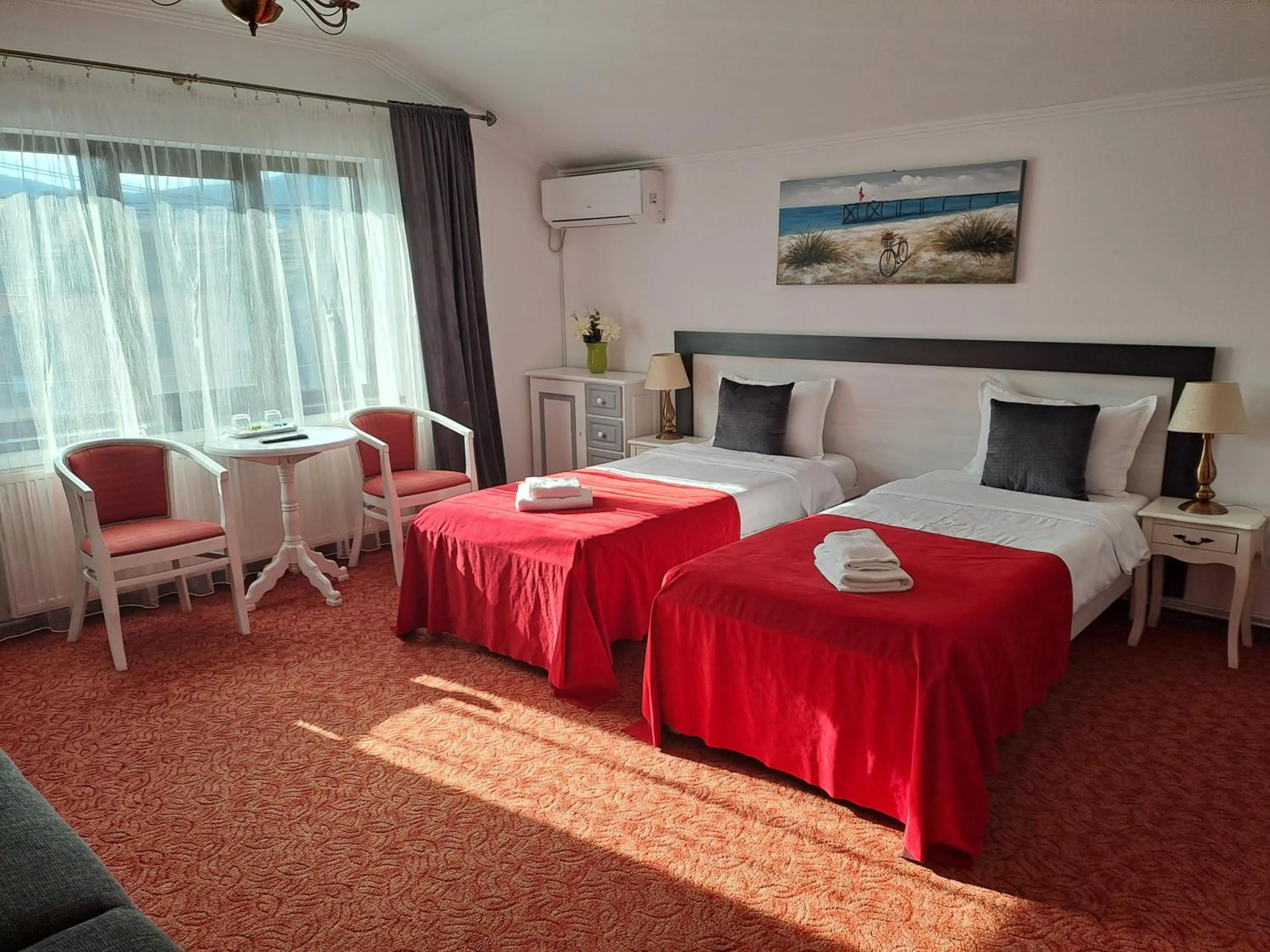 Deluxe Double or Twin Room - single occupancy in Alexander House