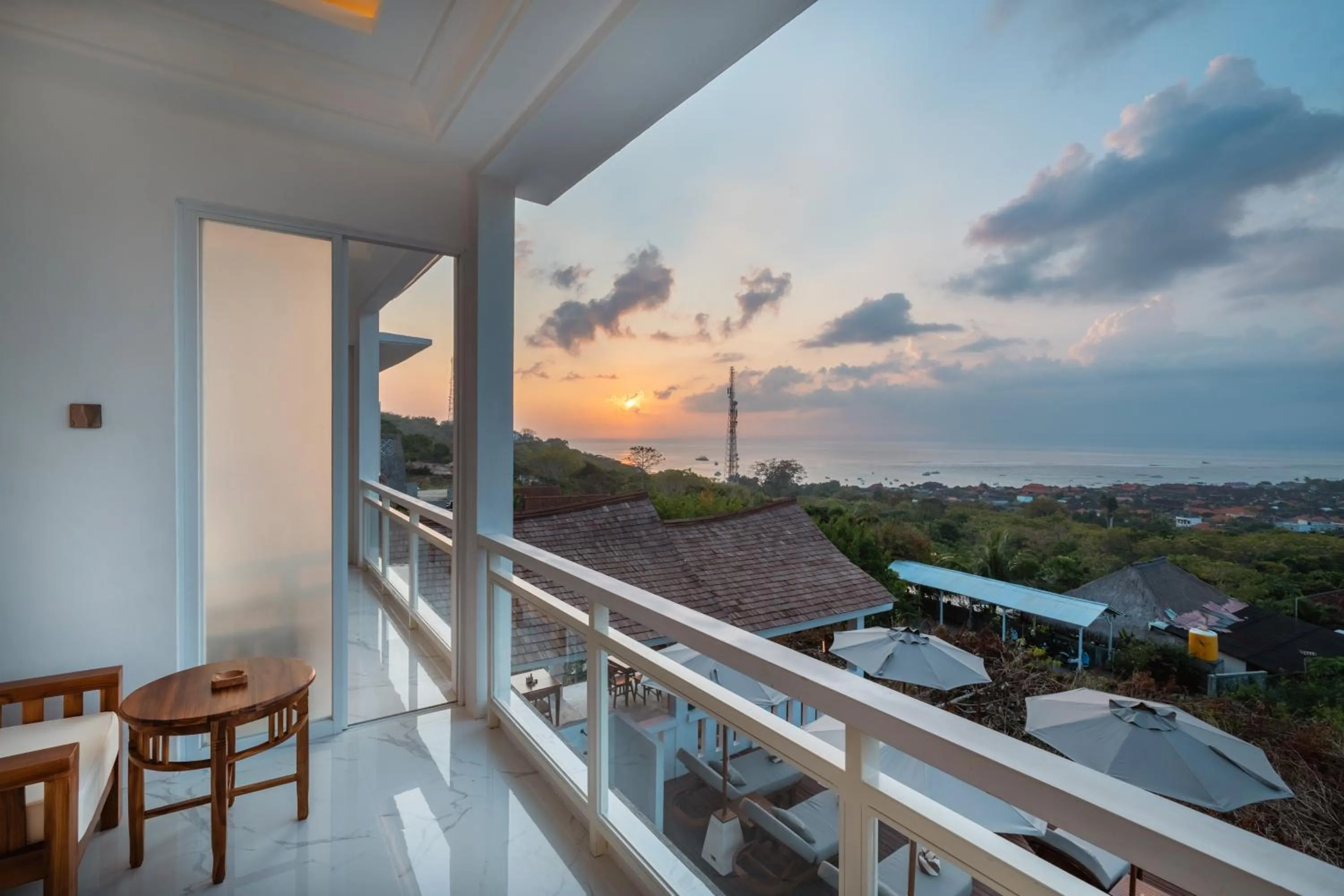 Family Two-Bedroom Apartment with View in Nyuh Gading HILL