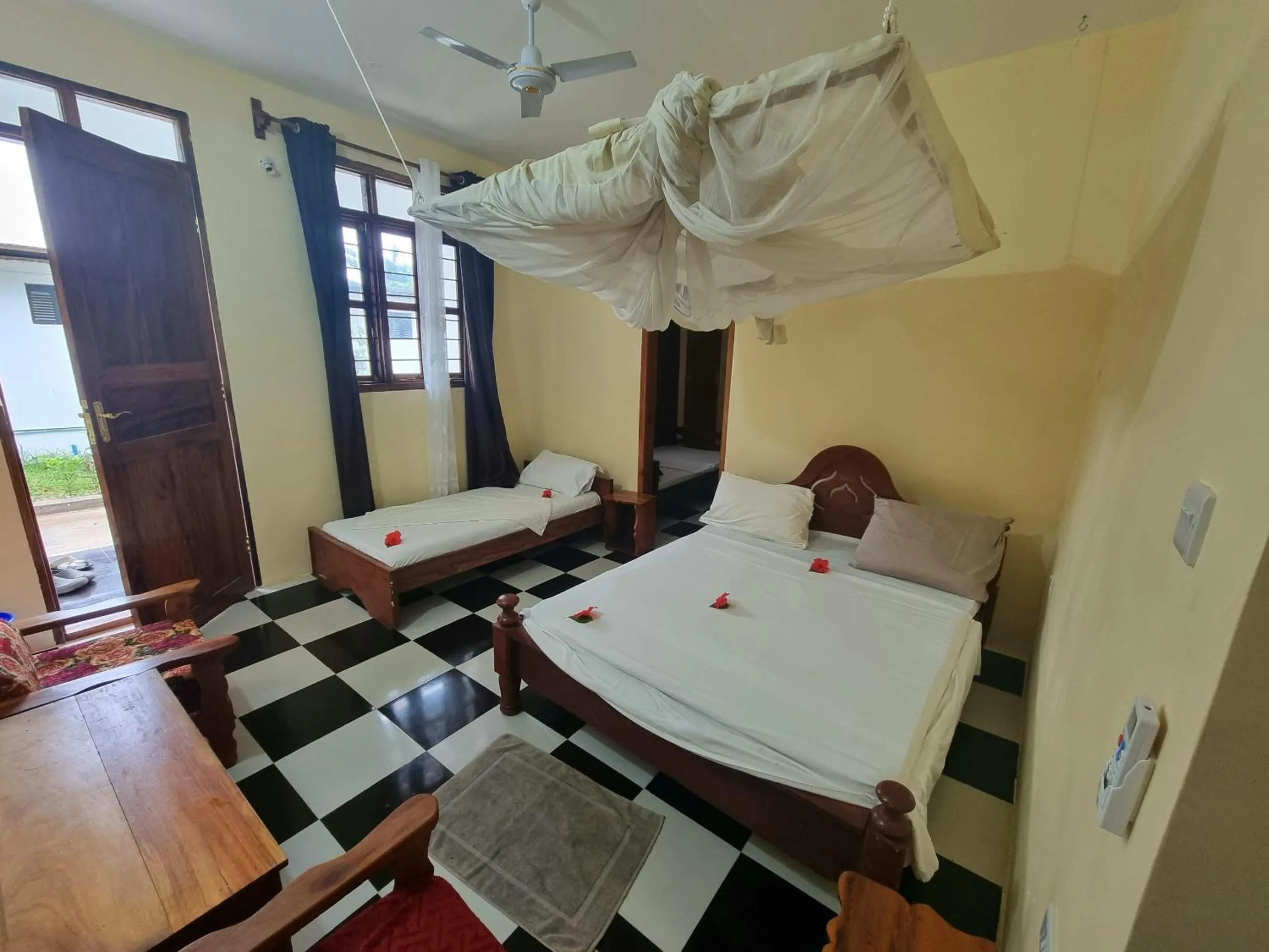 Family, Bed in Kigwedeni Villas