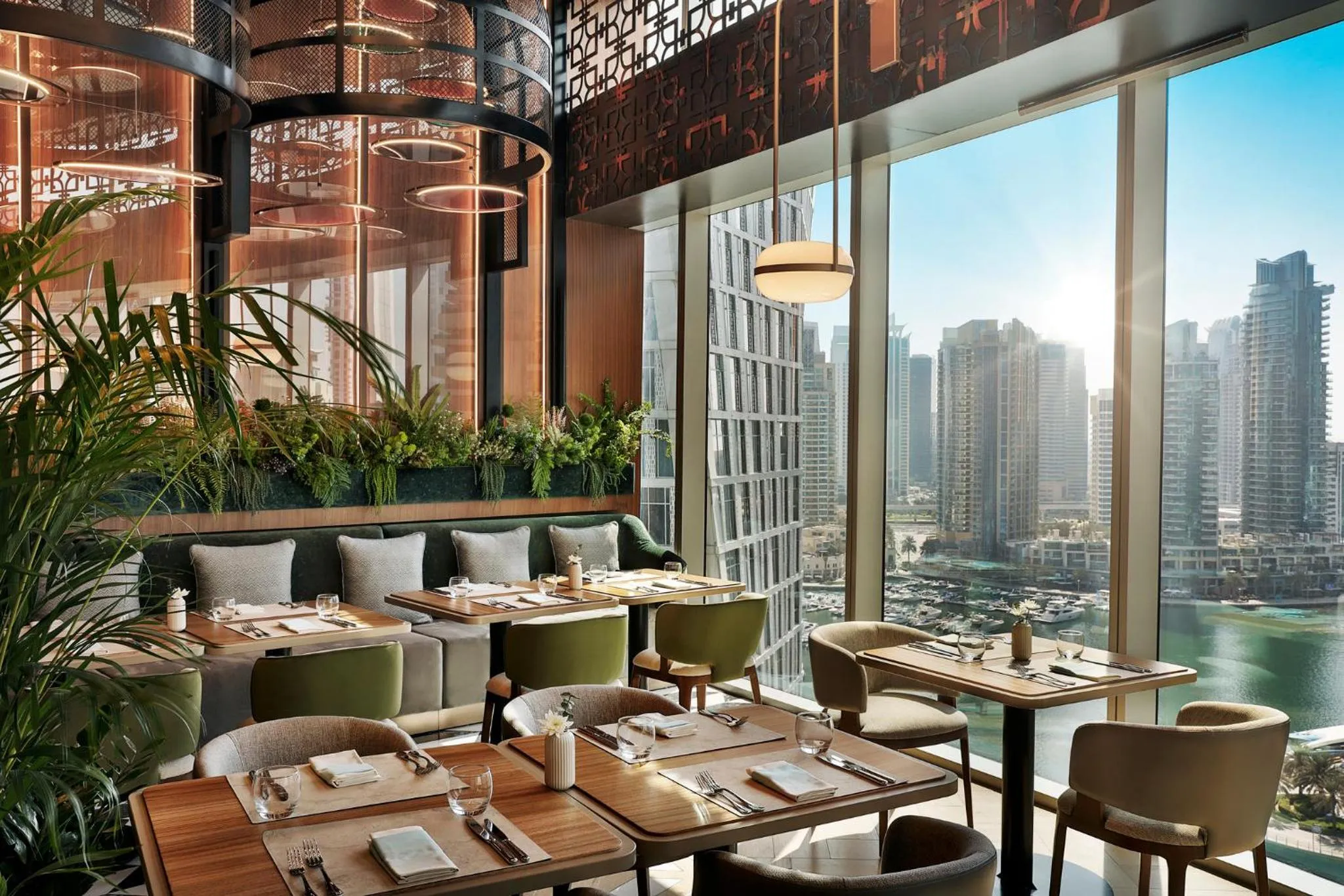 Restaurant/places to eat in Ciel Dubai Marina, Vignette Collection by IHG