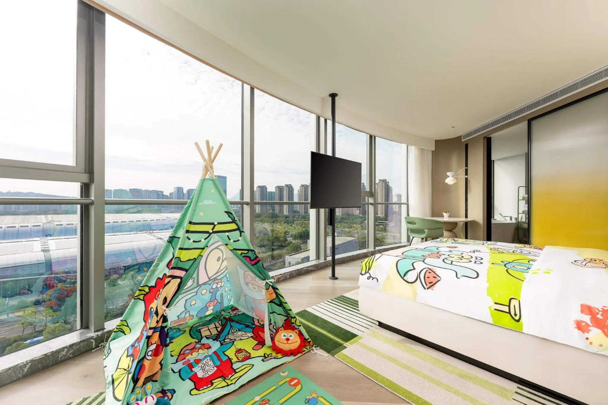 Photo of the whole room, Bed in Holiday Inn Fuzhou Exhibition Center