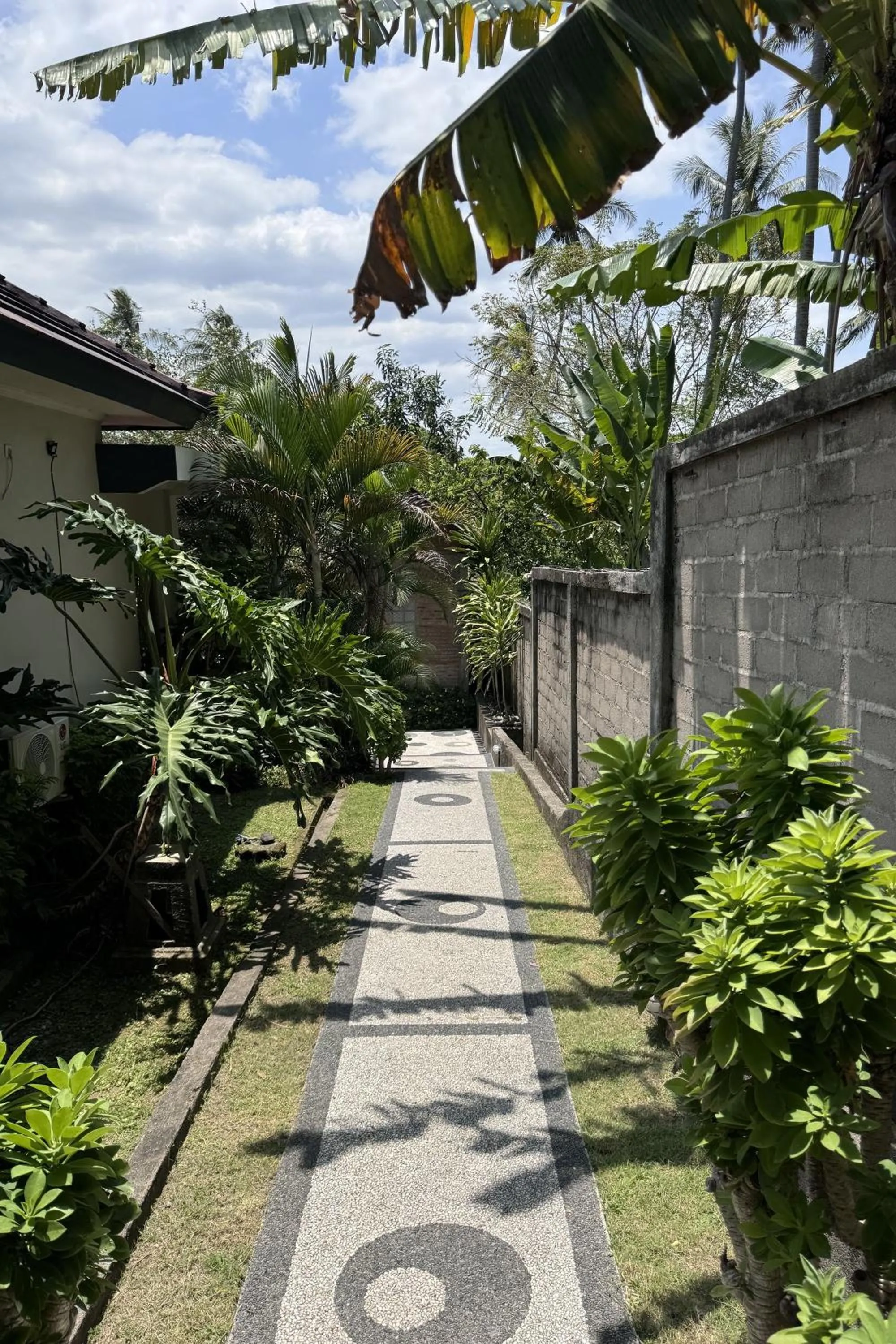 Garden in Senggigi Cottages Lombok