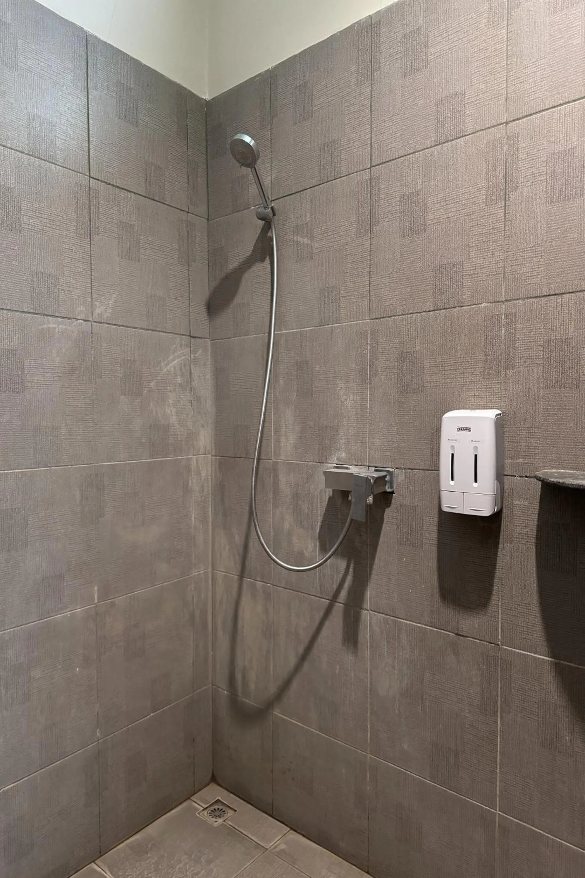 Bathroom in Senggigi Cottages Lombok