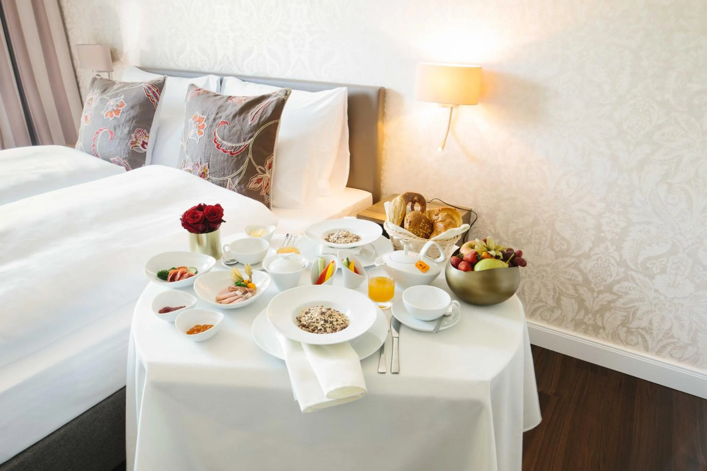 Bedroom, Bed in Chester Hotel Heidelberg