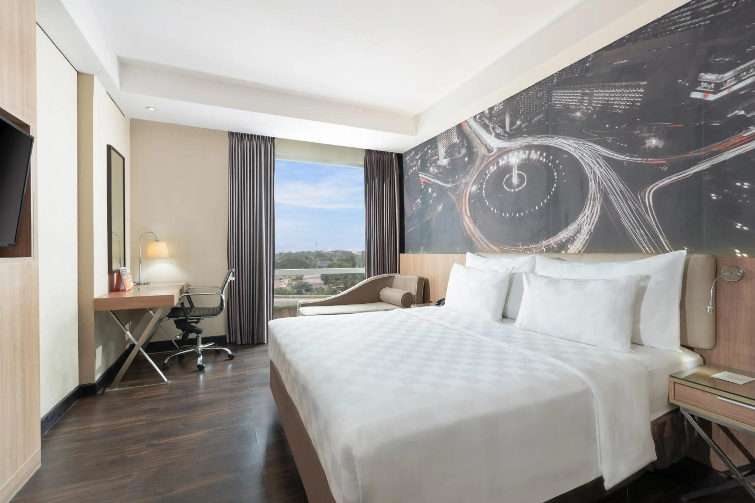 City view, Bed in Swiss-Belhotel Airport Jakarta