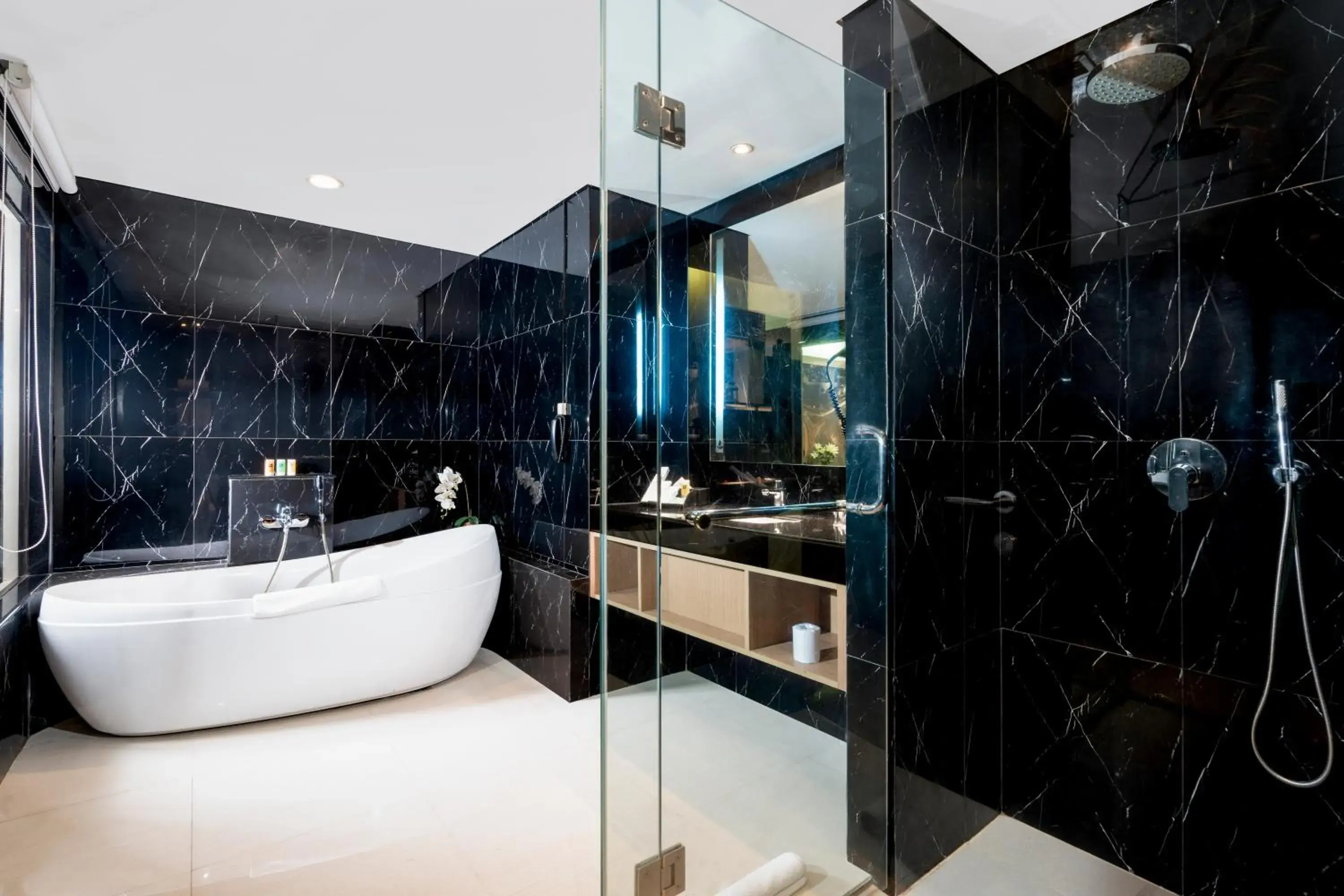 Business Suite in Swiss-Belhotel Airport Jakarta Business Suite in Swiss-Belhotel Airport Jakarta