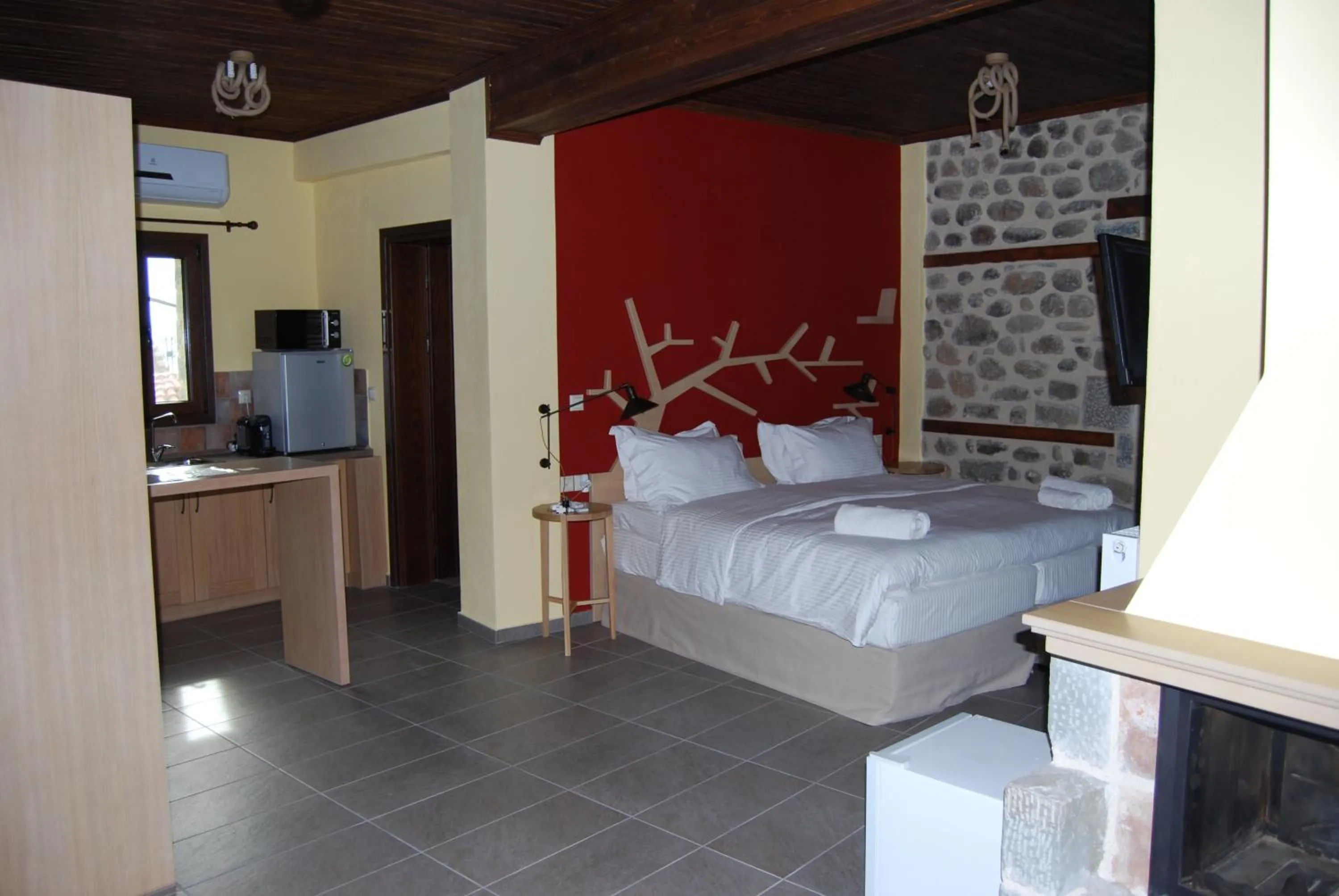 Photo of the whole room, Bed in Pyrgos Adrachti