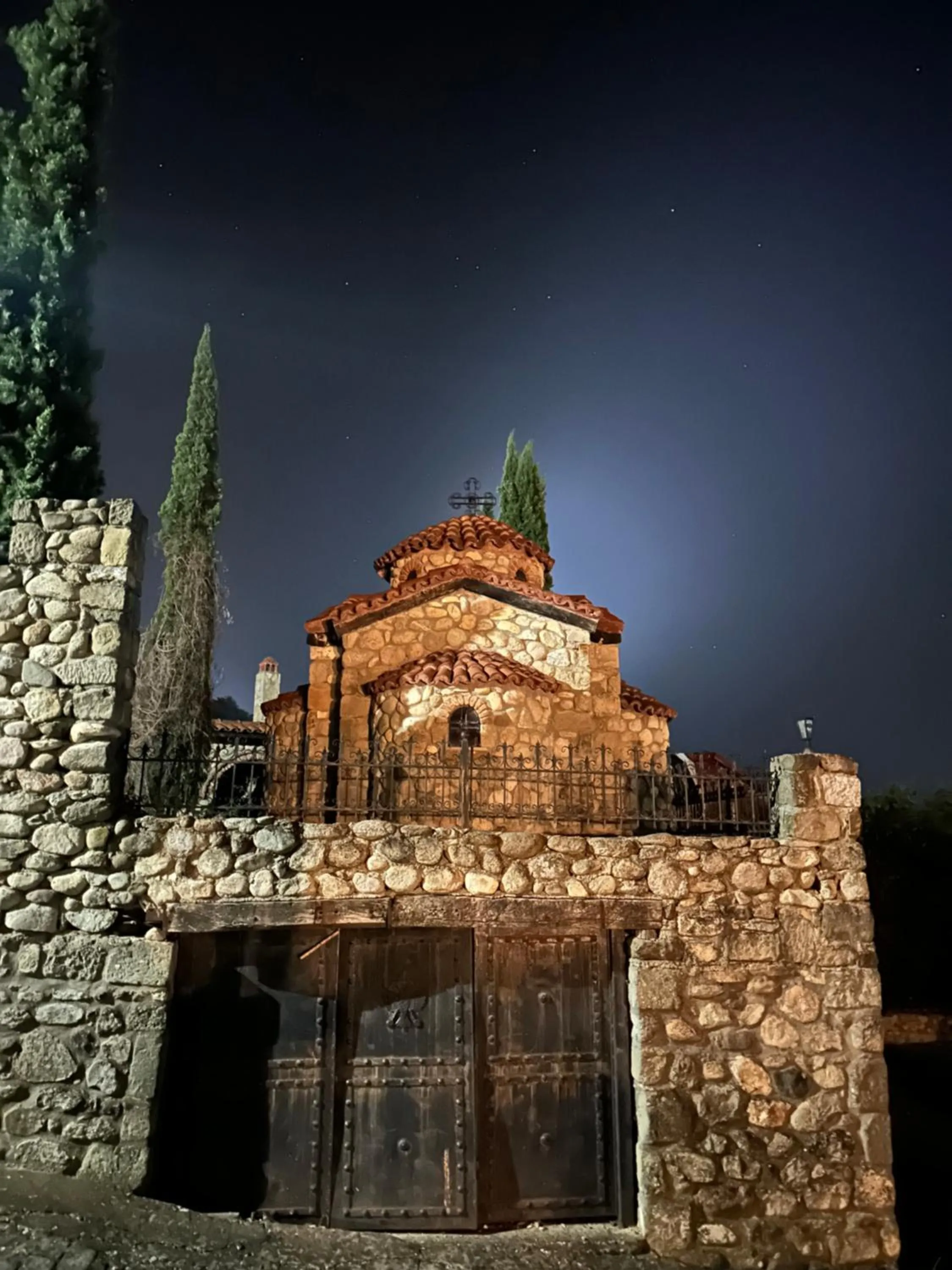 Night in Pyrgos Adrachti